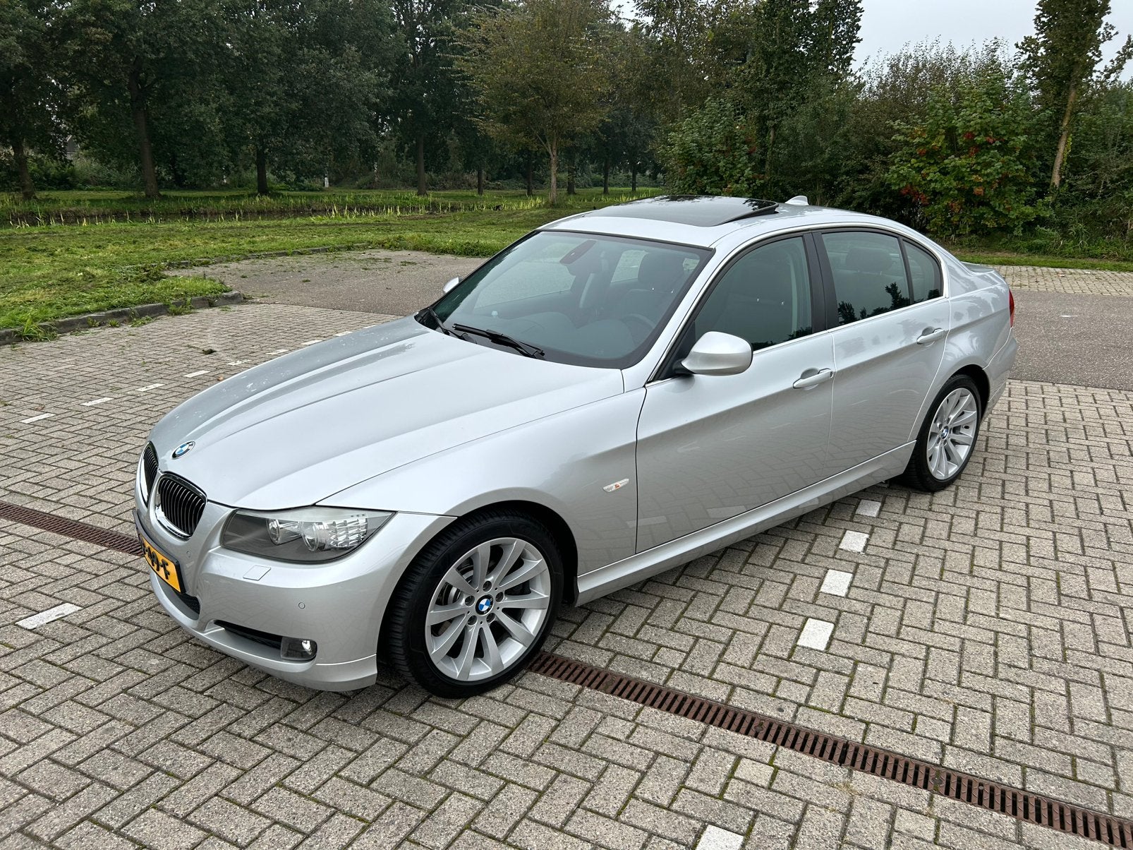 ORGINELE BMW E90 330i 6 CILINDER, Achterwielaandrijving, Zwart, 1465 kg, 2996 cc
