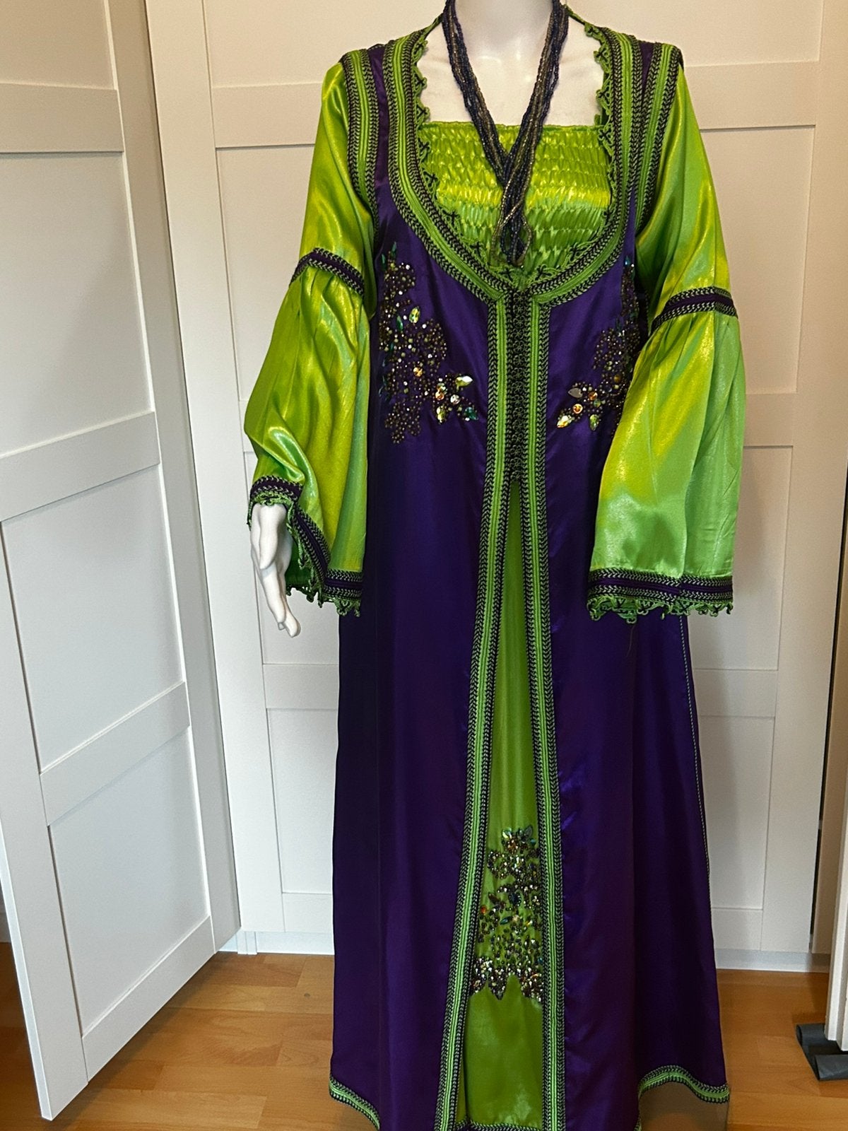 Marokkaanse tekchita ,kaftan,djellaba,en Jabador, Ophalen, Overige kleuren, Maat 42/44 (L), Nieuw