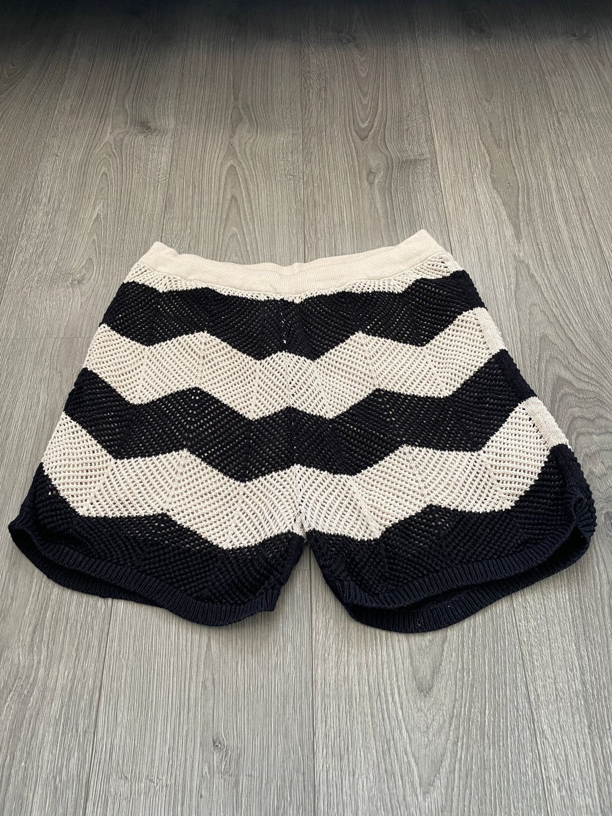 Shoeby gehaakte korte broek short zwart beige zig zag maat L, Kleding | Dames, Kort, Zwart, Maat 42/44 (L), Ophalen of Verzenden