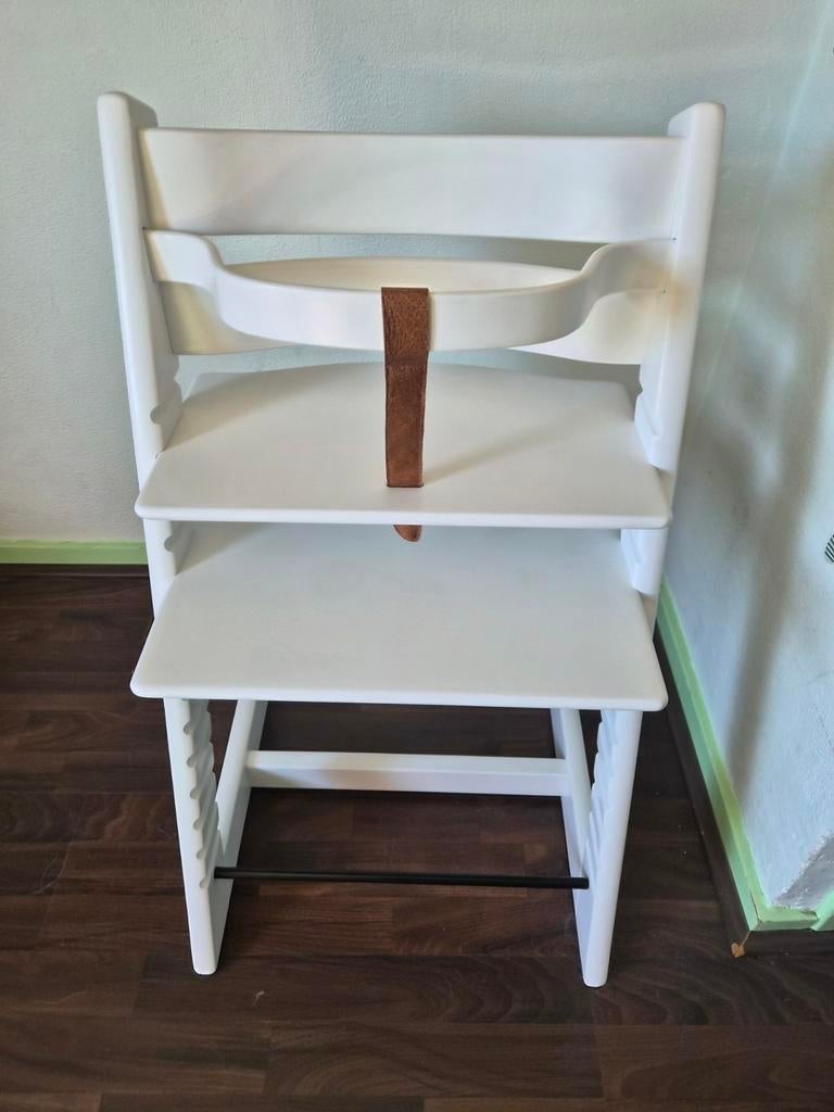 Stokke Tripp Trapp stoel met beugel, leertje en newbornset, Ophalen of Verzenden, Meegroeistoel, Gordel(s)