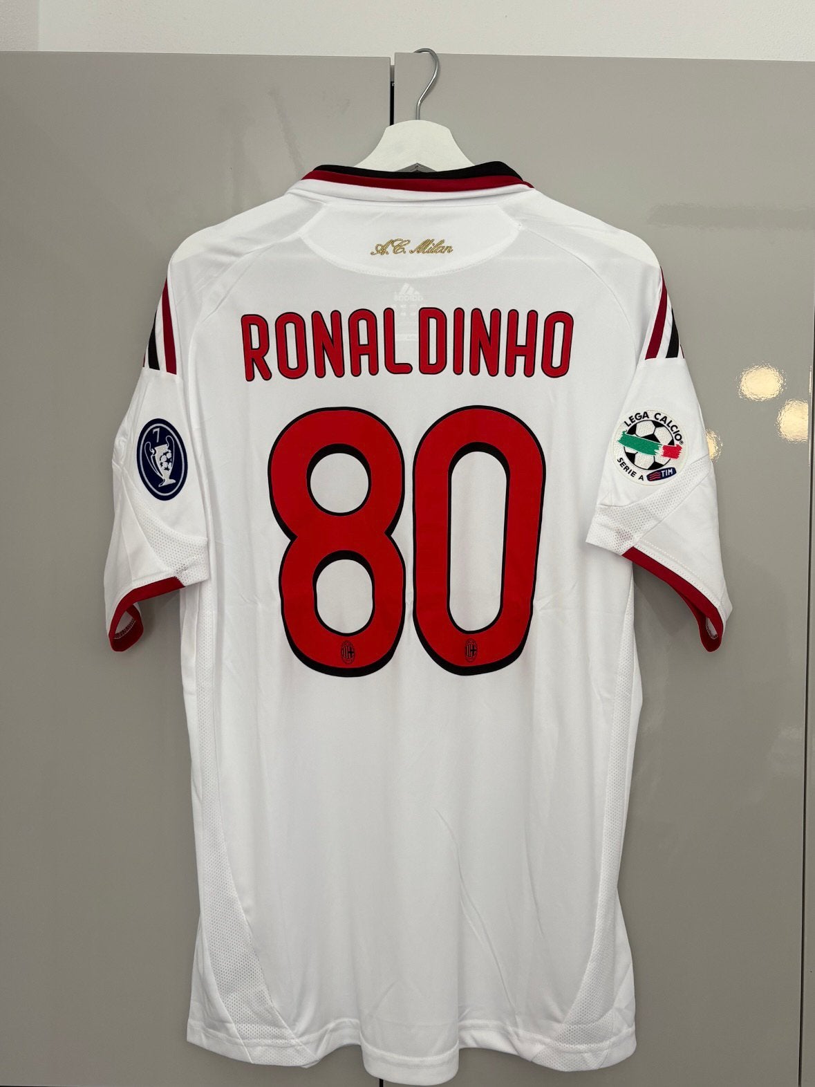 Milan 09/10 ronaldinho maat L, Sport en Fitness, Voetbal, Ophalen of Verzenden, Nieuw, Shirt