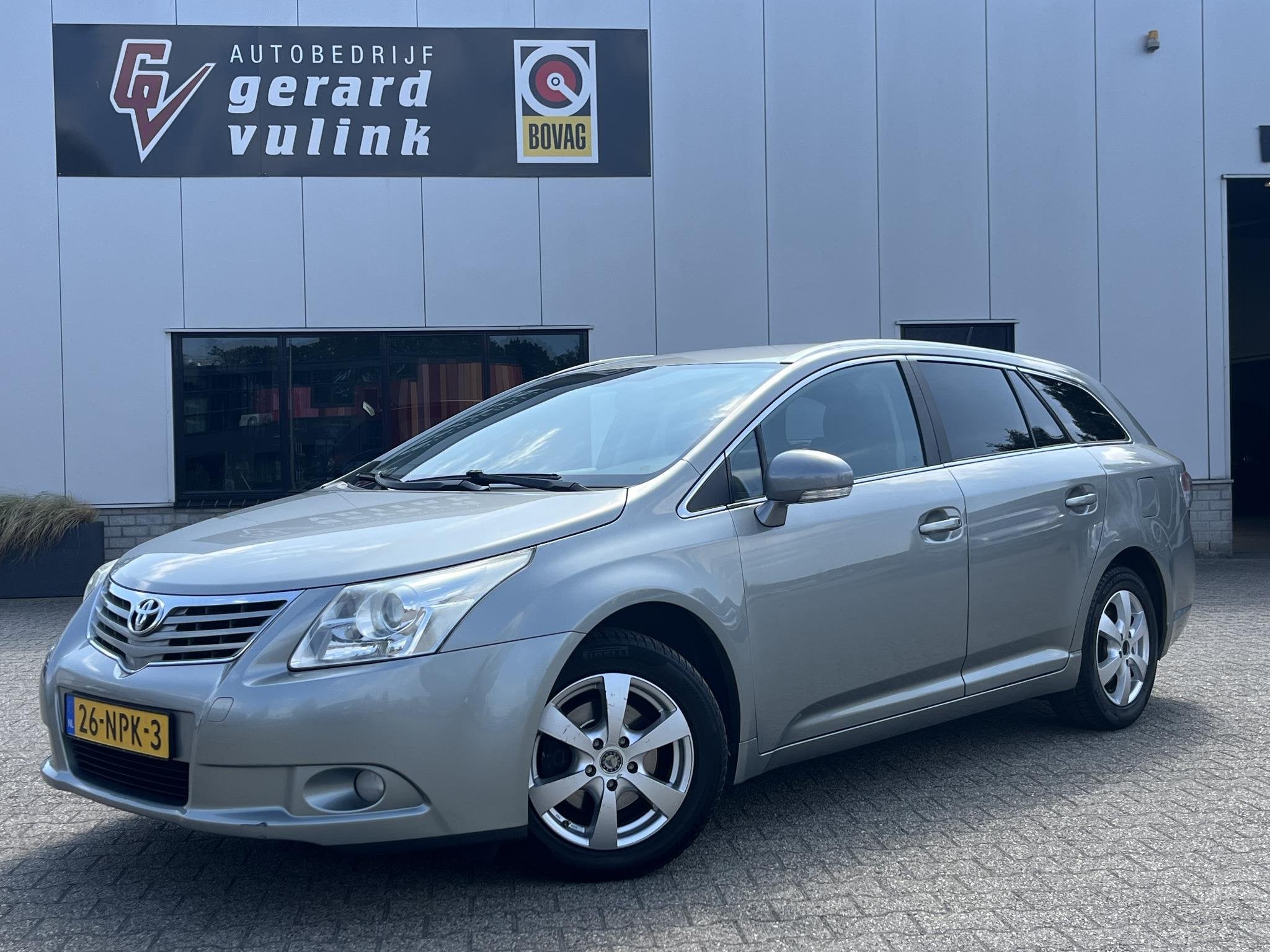Toyota Avensis Wagon 1.8 VVTi Business TREKHAAK, Auto's, Toyota, Euro 5, 4 cilinders, Origineel Nederlands, Handgeschakeld