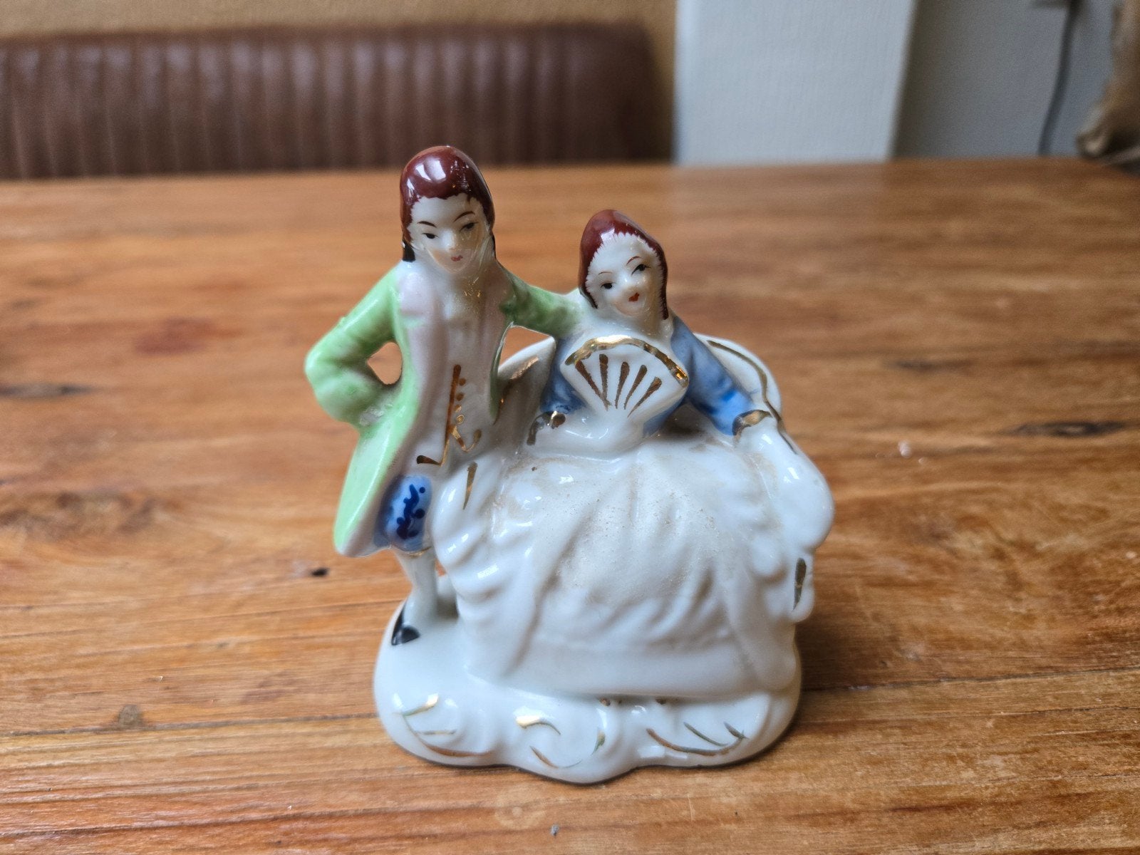 Victoriaanse Stijl Porseleinen Beeldje, Man Vrouw, Ophalen of Verzenden