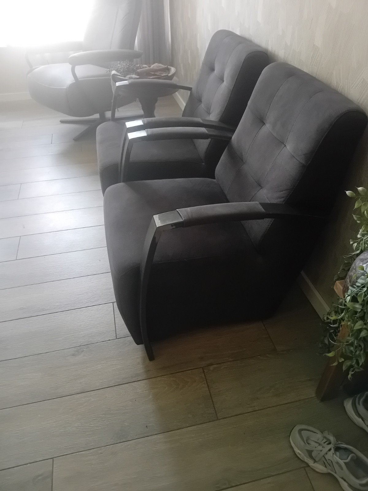 Set van 2 comfortabele fauteuils - Donkergrijs, Huis en Inrichting, Fauteuils, Gebruikt, 75 tot 100 cm, Ophalen of Verzenden, Stof