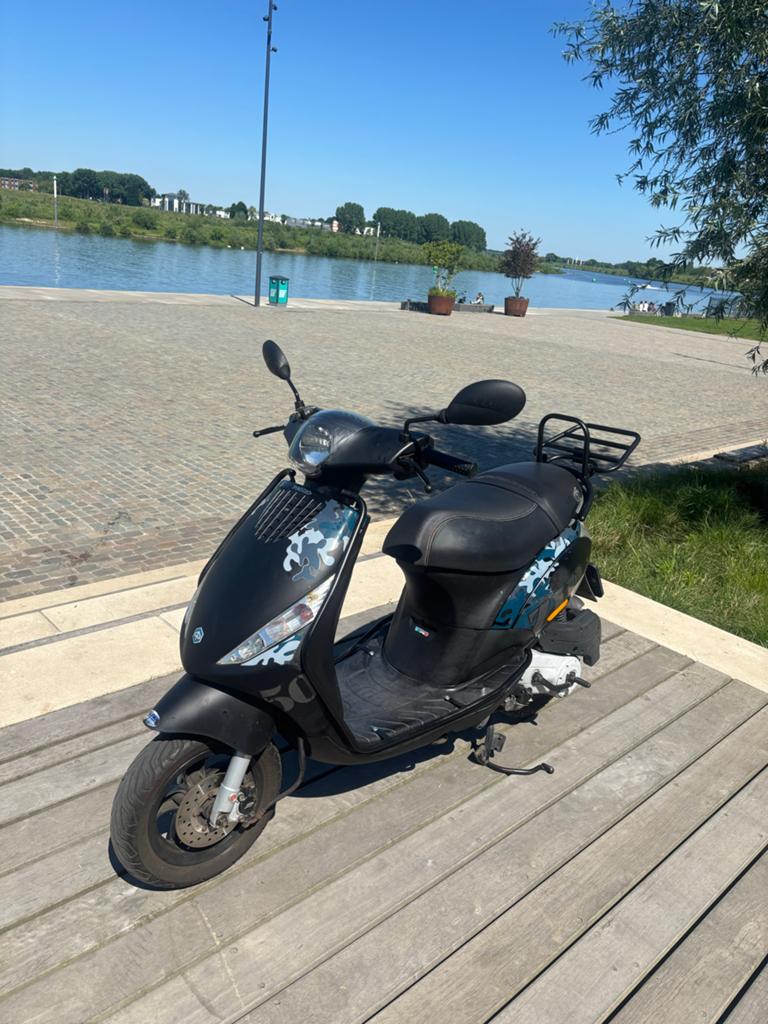 Piaggio Zip 50cc 4T Bromscooter - Grijs Camo - 2012, Ophalen, Maximaal 45 km/u, Zip, Zo goed als nieuw