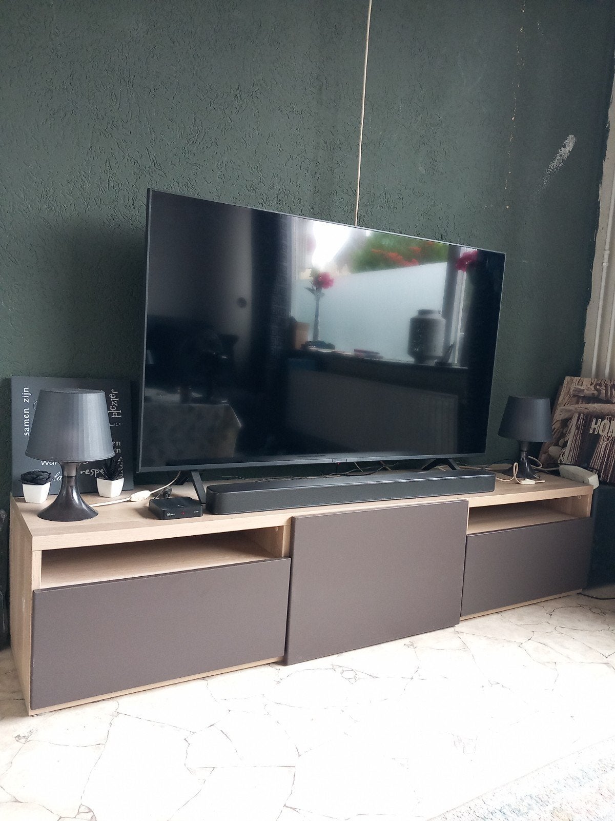 Mooi breed houten TV-meubel (180 cm) met donkerbruine front, Ophalen, 150 tot 200 cm, Zo goed als nieuw, Minder dan 100 cm