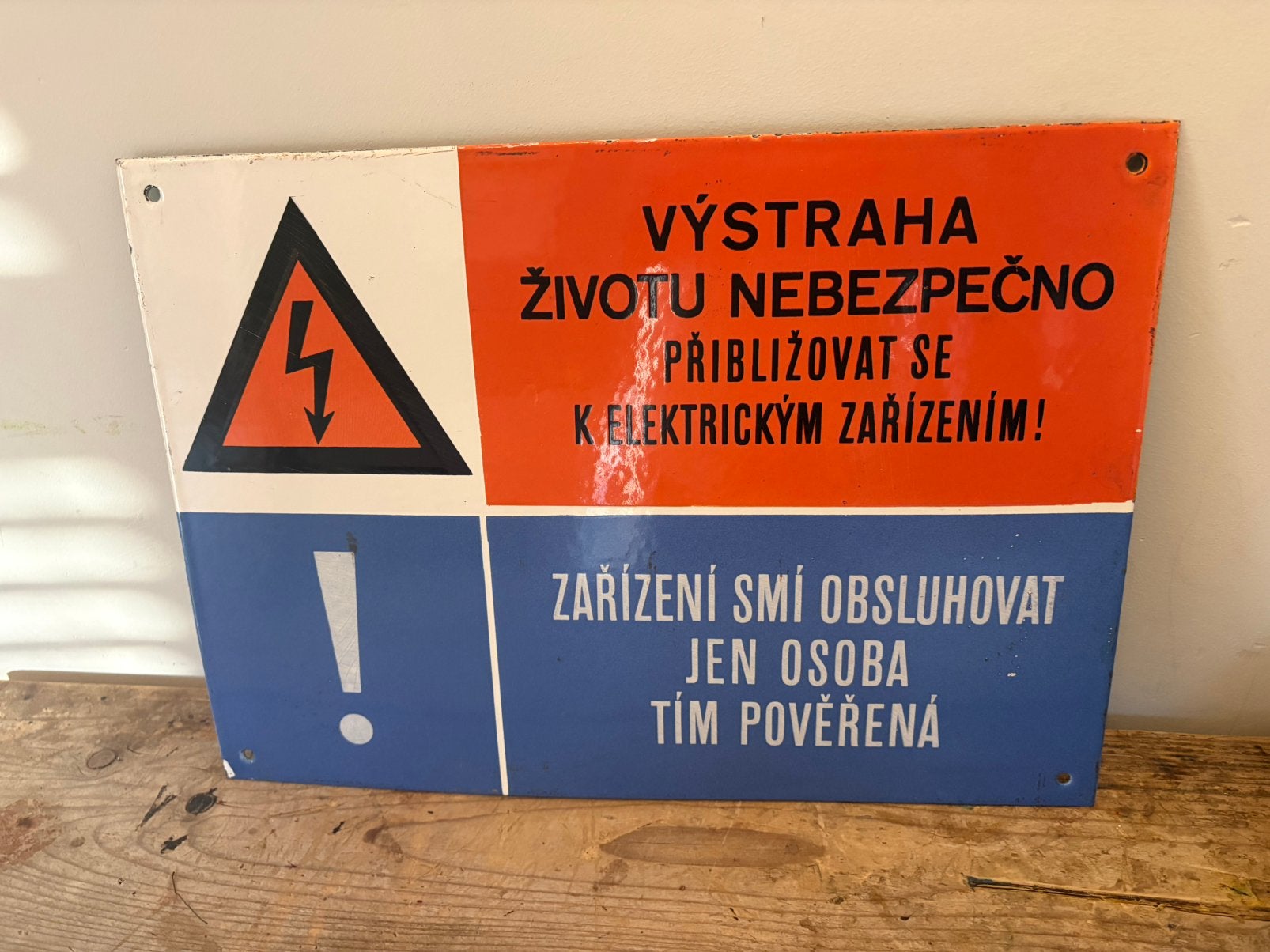 Emaille bord (tsjechië)  ‘Waarschuwing Elektriciteit, Antiek en Kunst, Ophalen of Verzenden