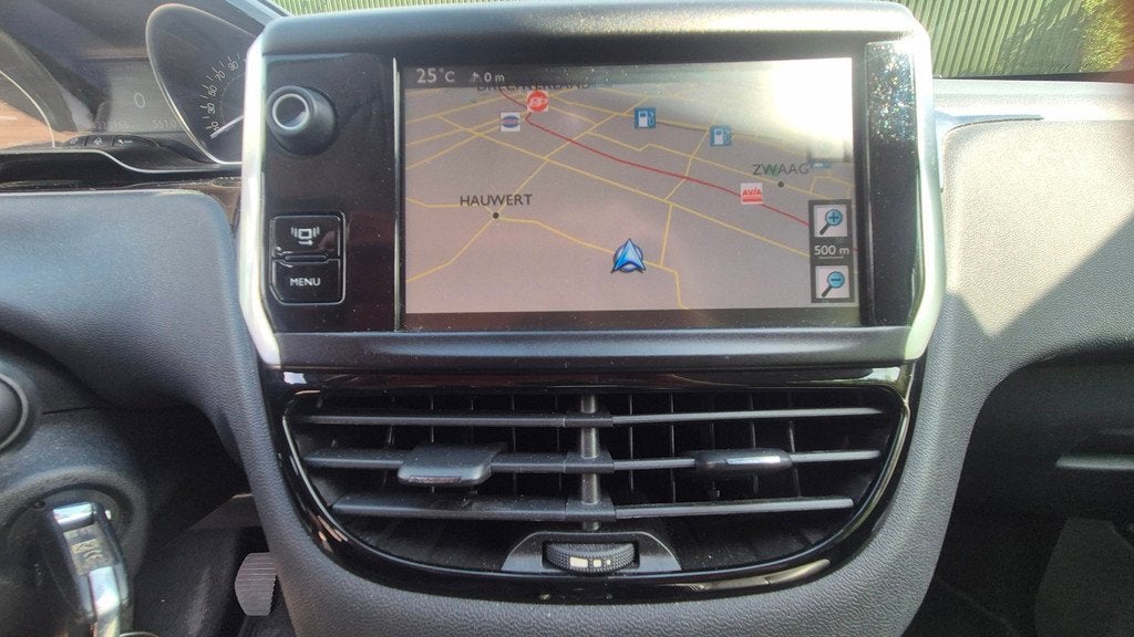 Peugeot 208 1.4 VTi Allure NIEUWE APK AIRCO CRUISE NAVI, Voorwielaandrijving, Euro 5, Stoelverwarming, Zwart