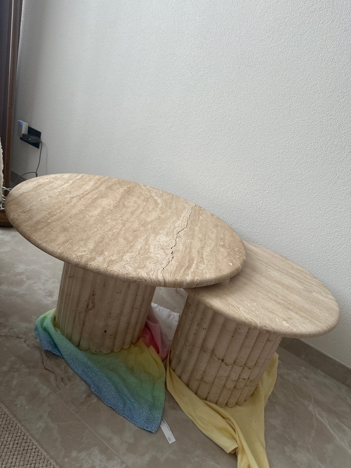 Set van 2 travertin salontafels - Vintage design, Ophalen, Overige materialen, Gebruikt, Rond