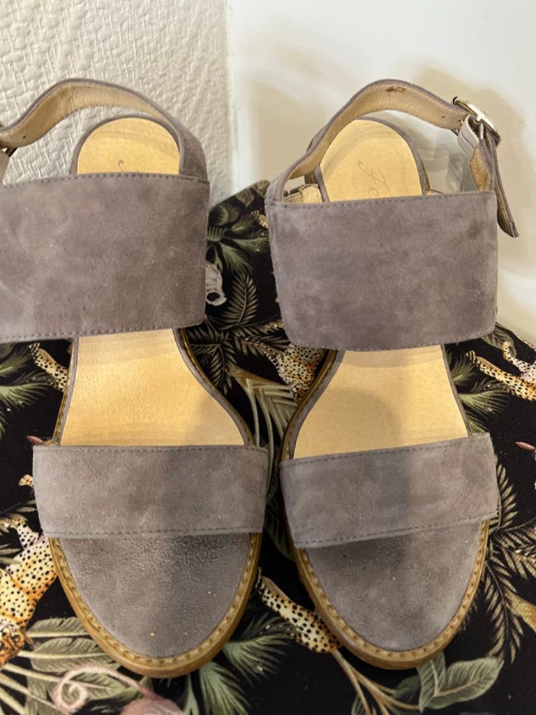 Feliz suède sandalen maat 38, Kleding | Dames, Schoenen, Nieuw, Grijs, Sandalen of Muiltjes, Ophalen of Verzenden