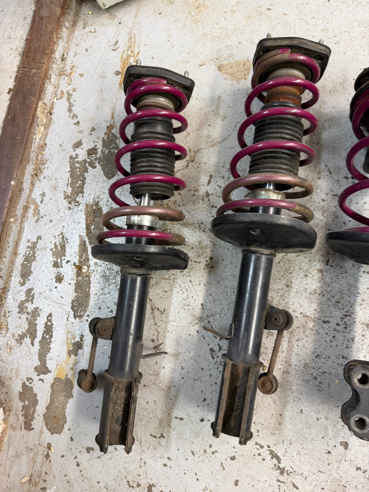 Foto 6 van toyota Corolla e11 veerpoten met verlagingsveren