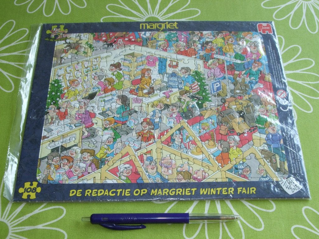 Jan van Haasteren - Margriet fair (108 st), Ophalen of Verzenden, Minder dan 500 stukjes, Zo goed als nieuw, Legpuzzel