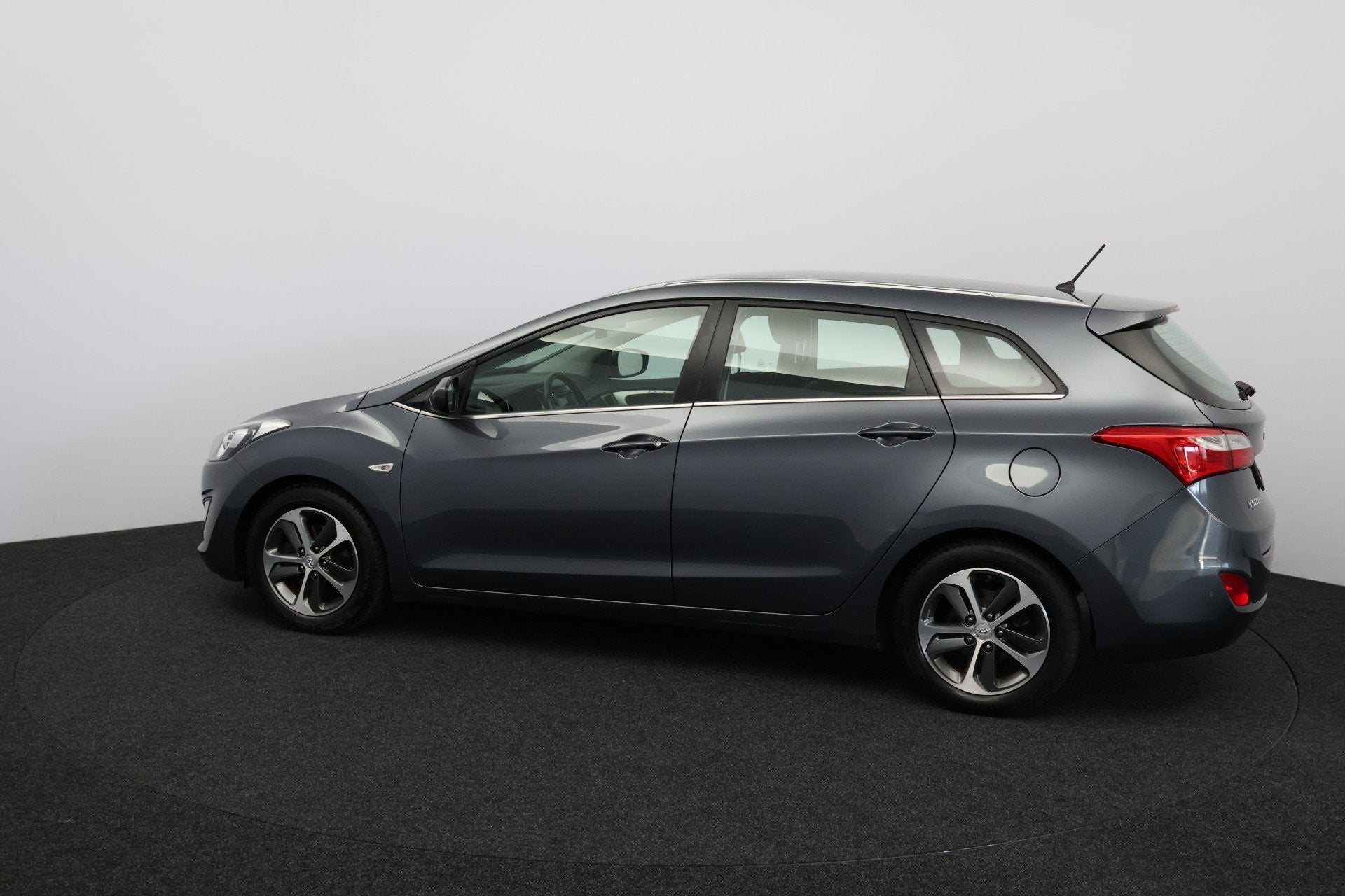Hyundai I30 CW 1.4 i-Drive/ Stoel + Stuurverw/ 16'' LMV/ Air, Auto's, Voorwielaandrijving, LED verlichting, Gebruikt, Handgeschakeld