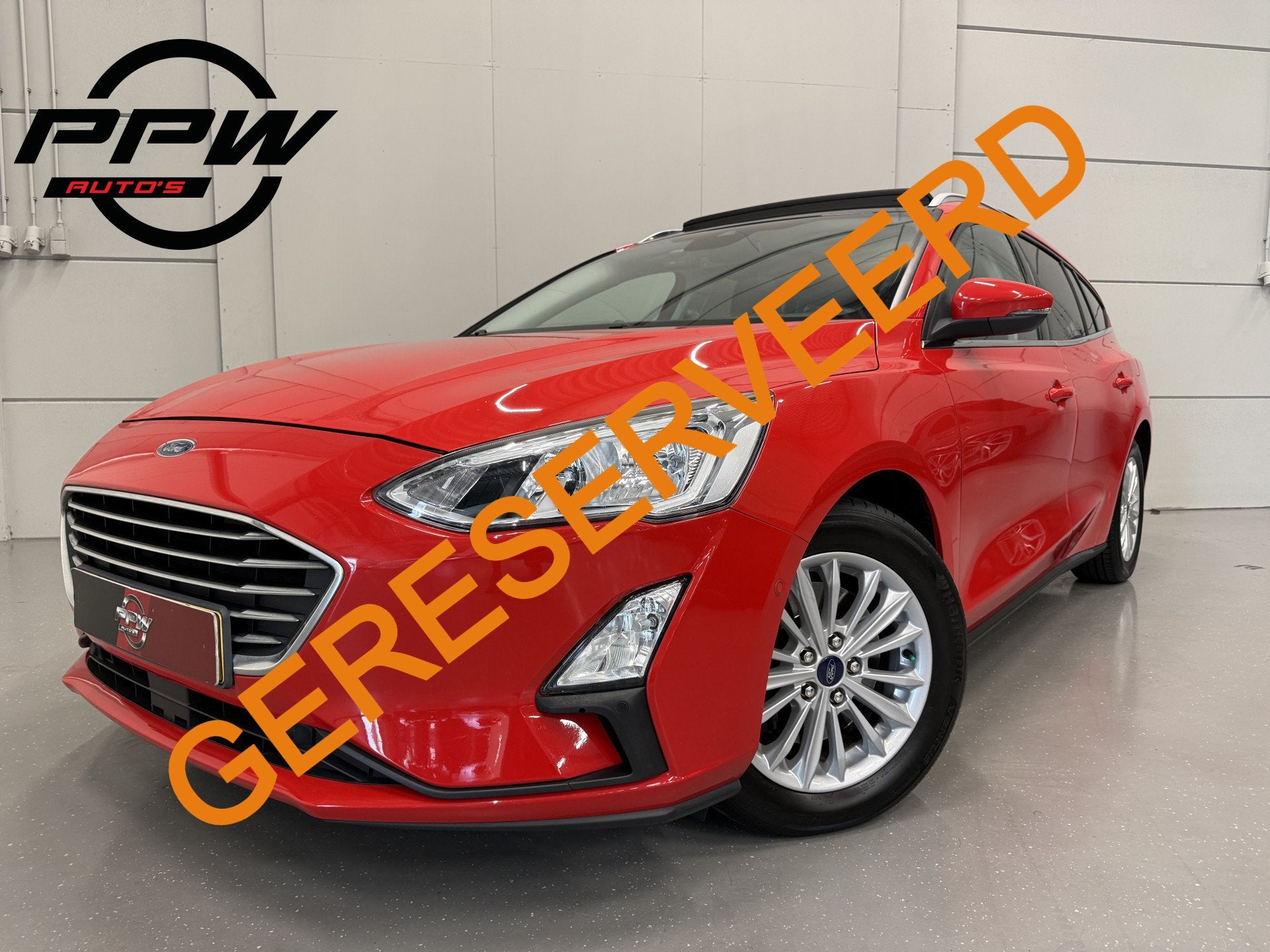 Ford FOCUS Wagon 1.0 EcoBoost Titanium aut. PANO/TREKHAAK/B&, Stof, Gebruikt, 1300 kg, 66 €/maand