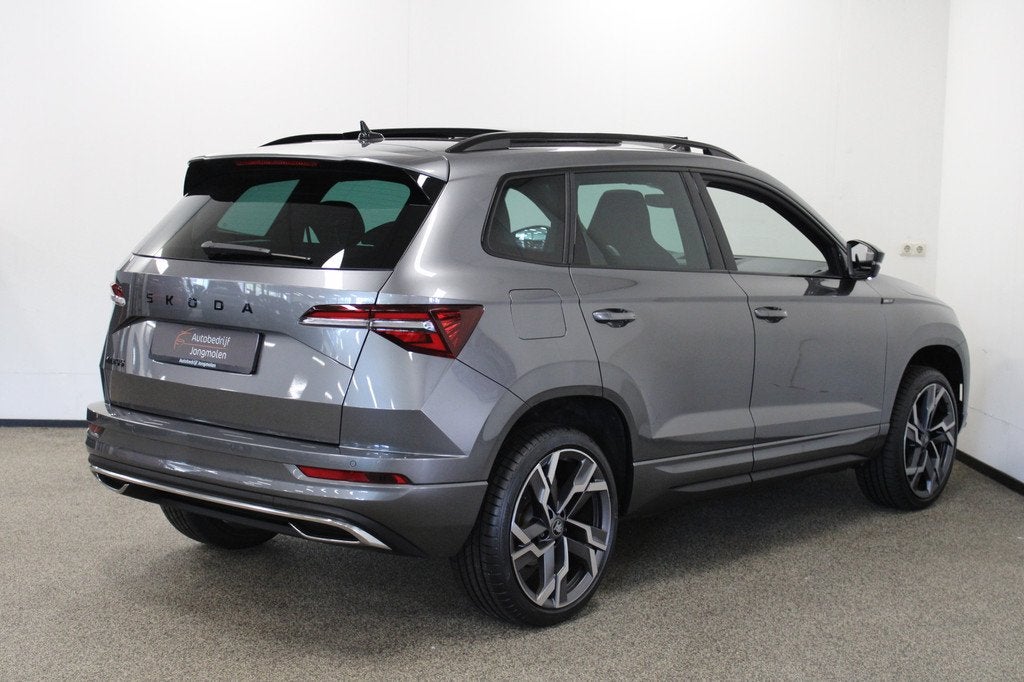 Skoda Karoq 1.5 TSI ACT Sportline Business (bj 2025), Auto's, Skoda, Stof, 4 cilinders, 150 pk, 1317 kg