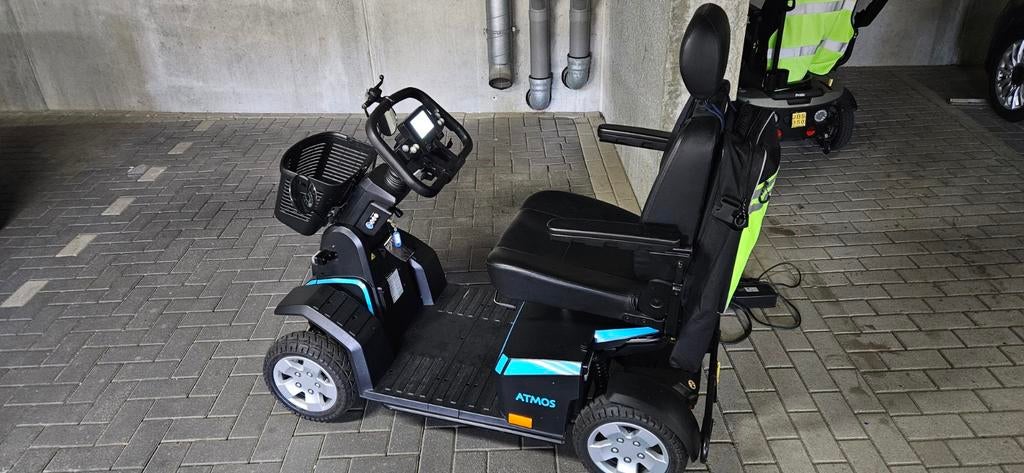 Nieuwe Pride Atmos scootmobiel (garantie) - full size model, Ophalen, Zo goed als nieuw, Elektrische rolstoel