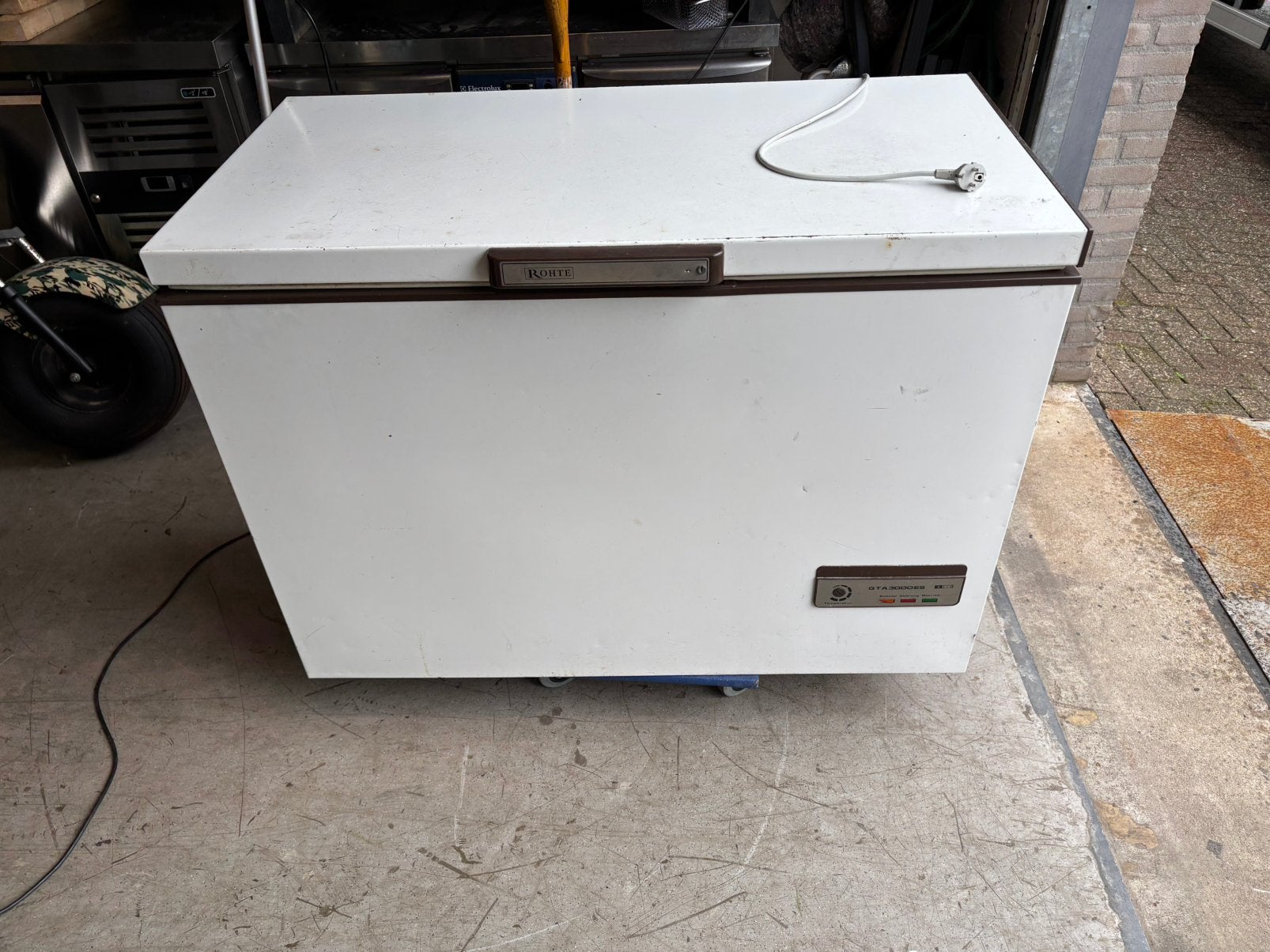 Vriezer 120x64x87 werkt zeer goed 4 mandjes er in, Witgoed en Apparatuur, Ophalen of Verzenden, Zo goed als nieuw, Minder dan 60 cm