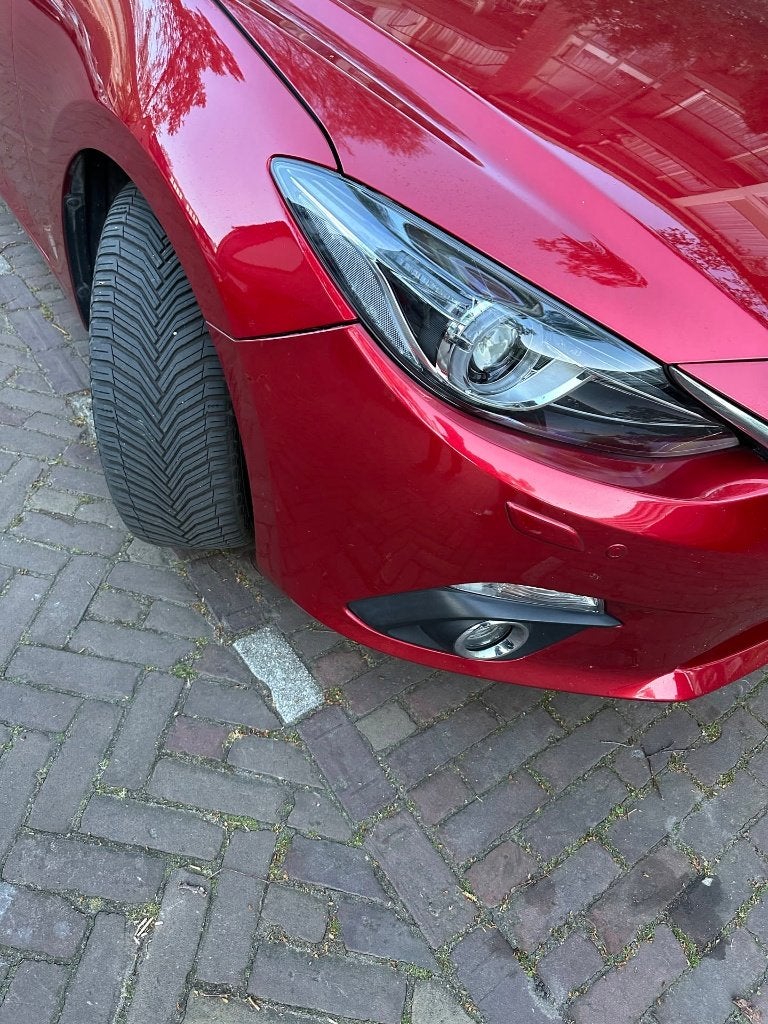 Mazda 3 2.0 Skyactiv-g 88KW Sedan AUT 2016 Rood, 1998 cc, Elektrische buitenspiegels, Zwart, 4 cilinders