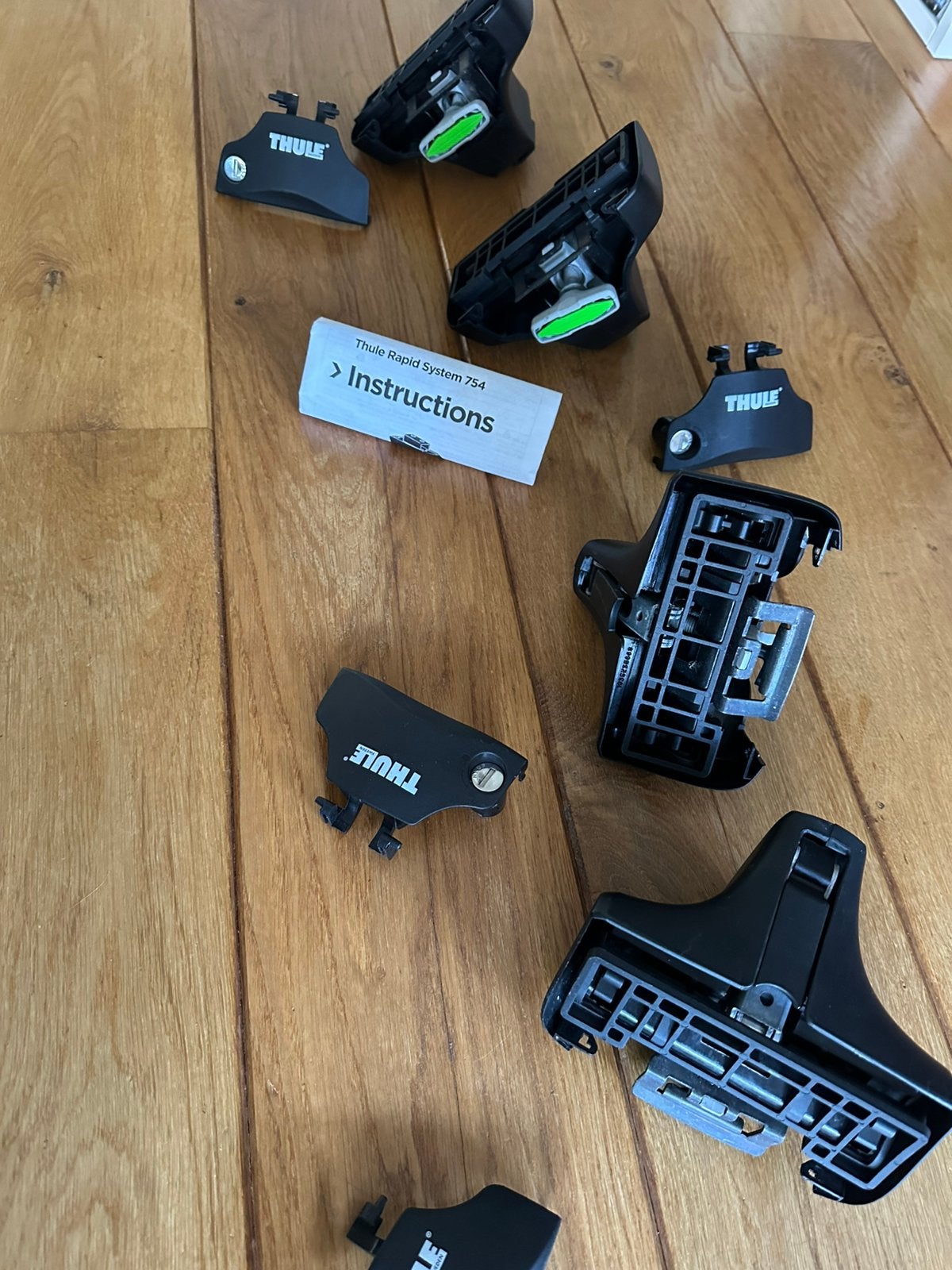 Thule Rapid System 754 Voetenset voor Dakdragers, Auto diversen, Dakdragers, Ophalen of Verzenden, Gebruikt