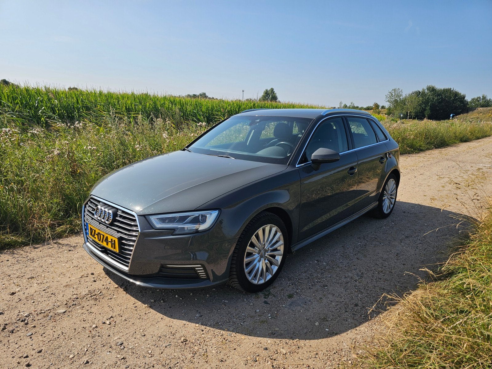Audi A3 1.4 TFSI 204 pk E-tron S Tronic  Grijs, Auto's, 4 cilinders, Leder en Stof, 1395 cc, 149 pk