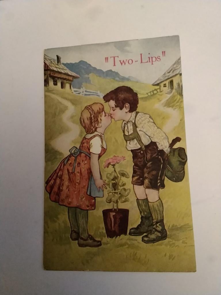 "TWO  - LIPS", Ophalen of Verzenden, Voor 1920, Sterren en Beroemdheden