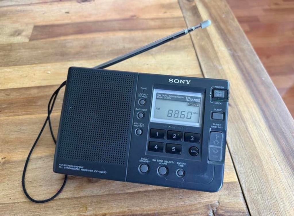 12 Bands Wereldontvanger Sony ICF SW30, Ophalen of Verzenden, Gebruikt, Wereldontvanger