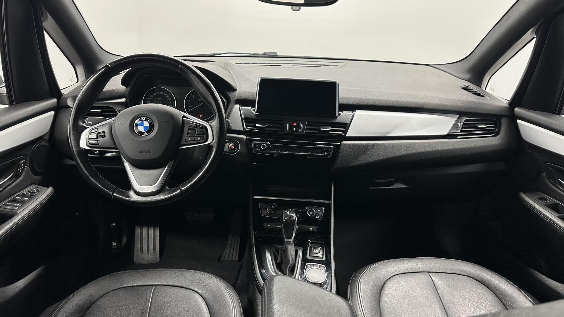 BMW 2-serie Active Tourer 225xe Centennial High Executive PA, Auto's, Automaat, Gebruikt, Met garantie (alle), Blauw