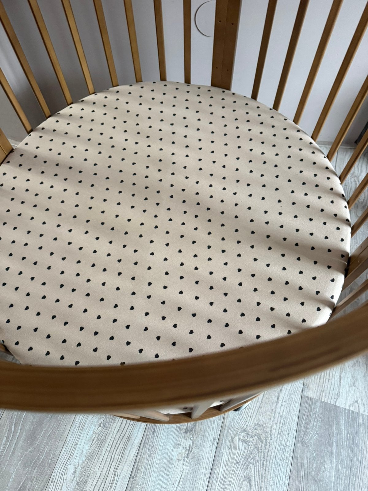 Box novi mila walnut, Ophalen, Zo goed als nieuw, Rond