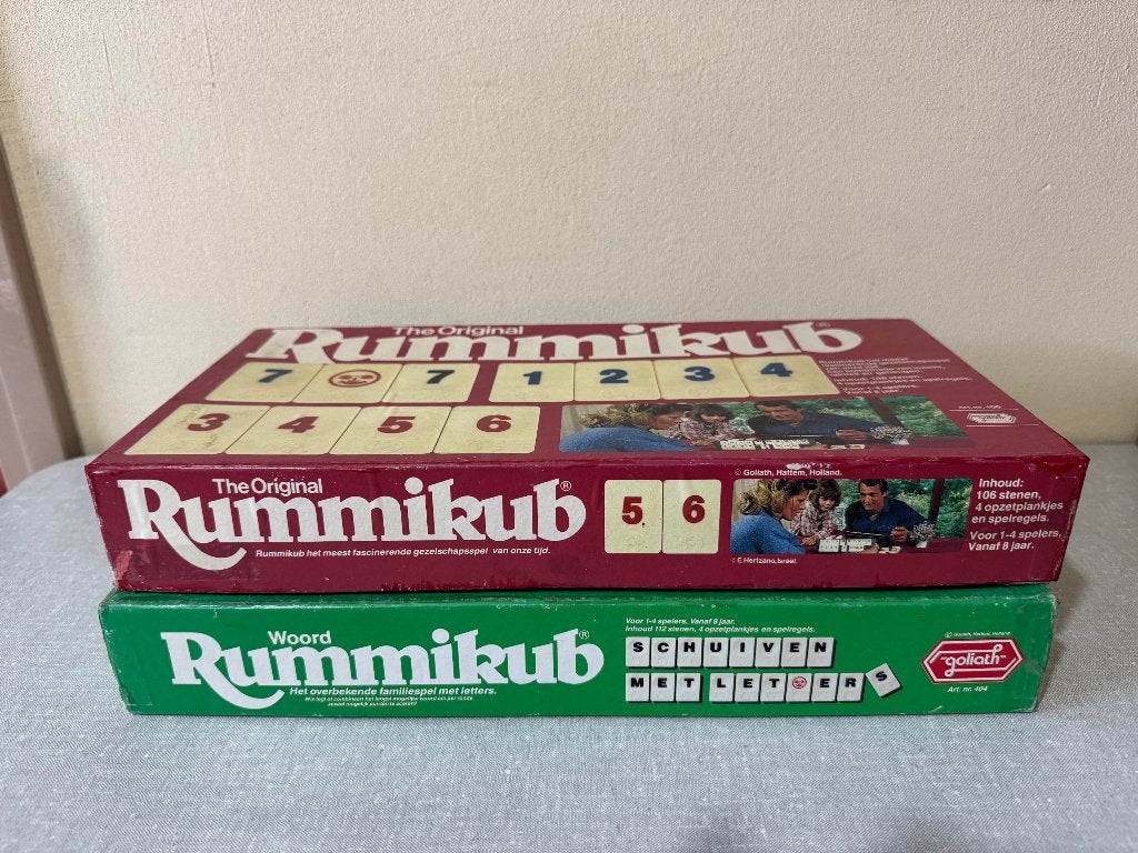 VOORDEEL aankoop rummikub cijfer en woord in 1 koop ( adv 1), Hobby en Vrije tijd, Een of twee spelers, Ophalen of Verzenden, Zo goed als nieuw