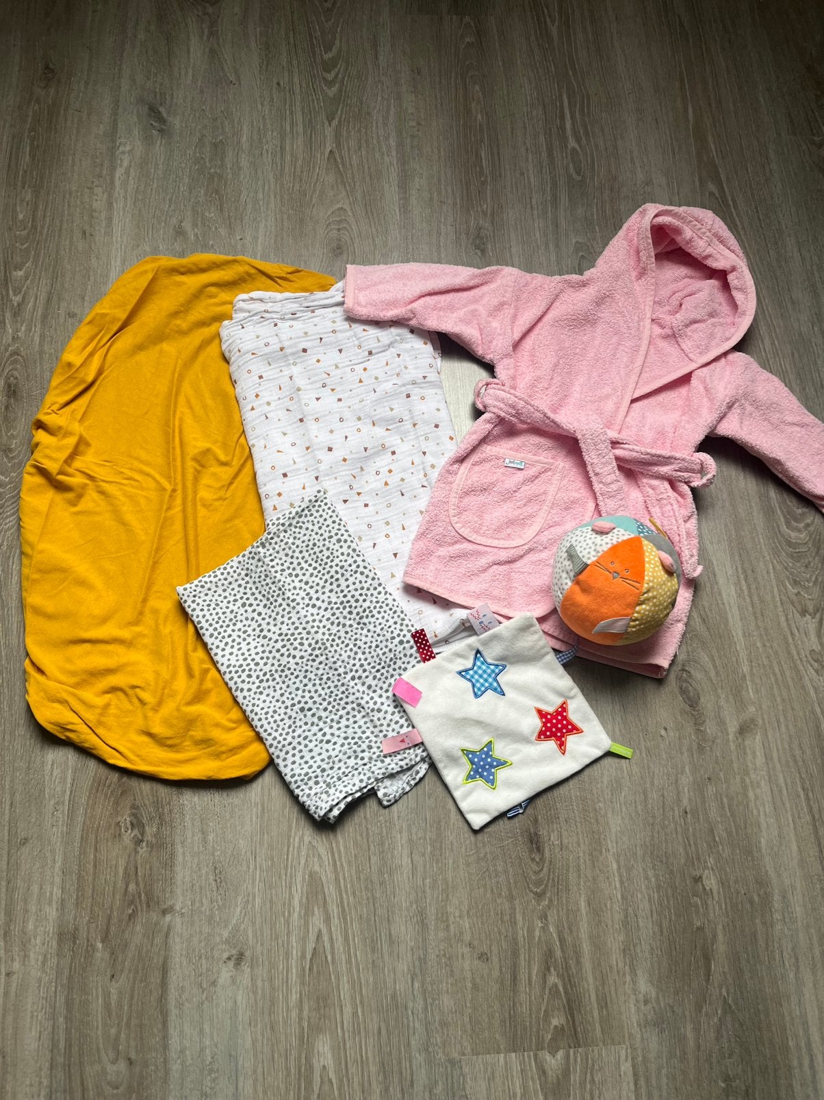 Babyset.Luierdoeken,speelgoed,kussenhoes&badjas.Alles voor€6, Ophalen of Verzenden, Zo goed als nieuw, Meisje