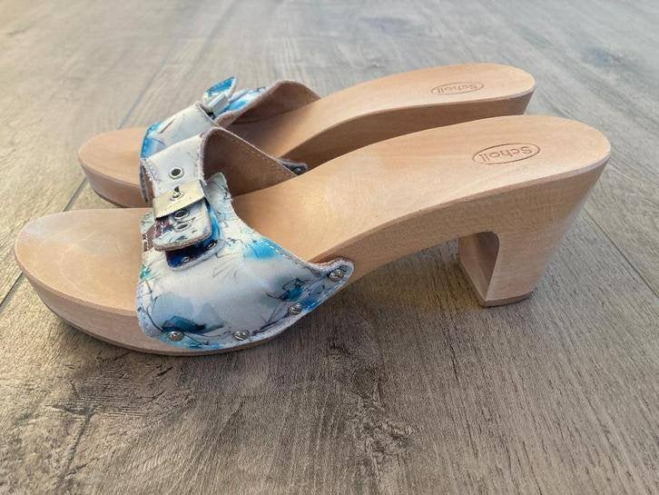 Halfhoge kleppers Scholl met wit blauwe art print mt 39, Scholl, Overige kleuren, Zo goed als nieuw, Sandalen of Muiltjes