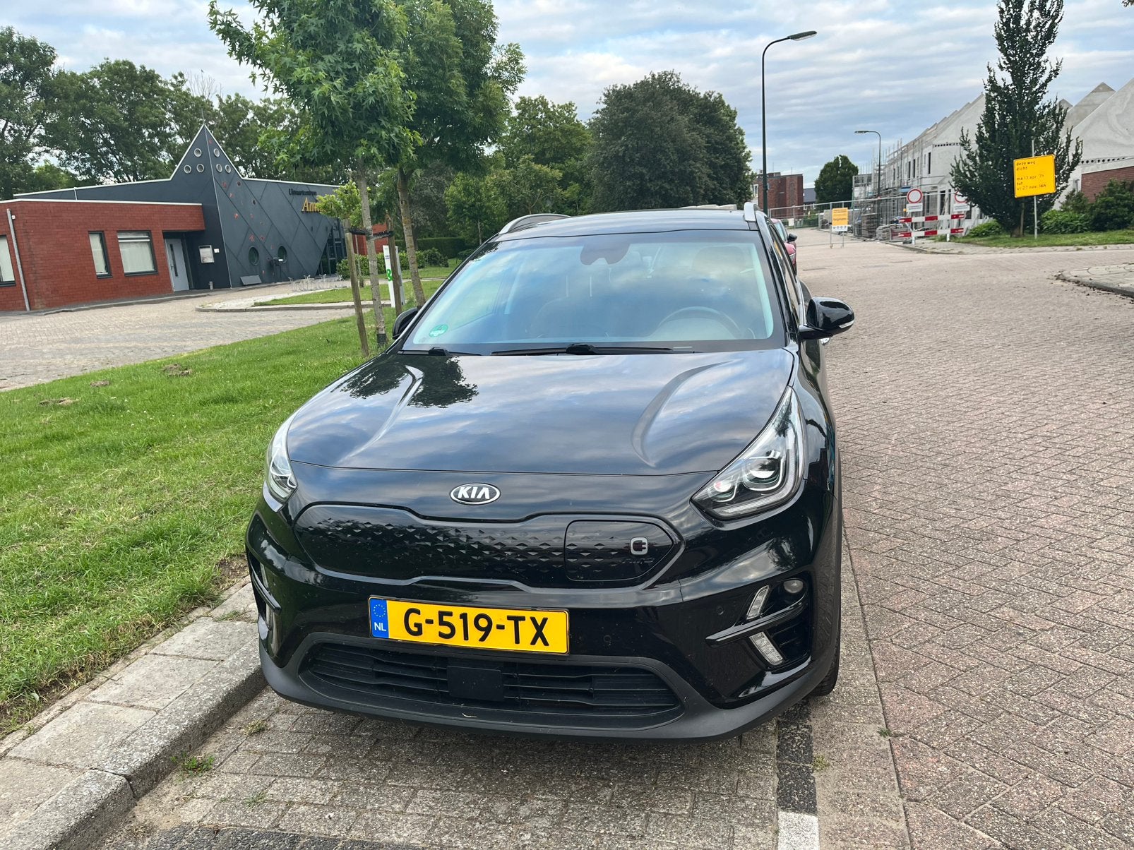 Kia Niro ExecutiveLine Elektrisch 64kWh 2019 Zwart SOH 100%, Auto's, 64 pk, Zwart, 1712 kg, Zwart