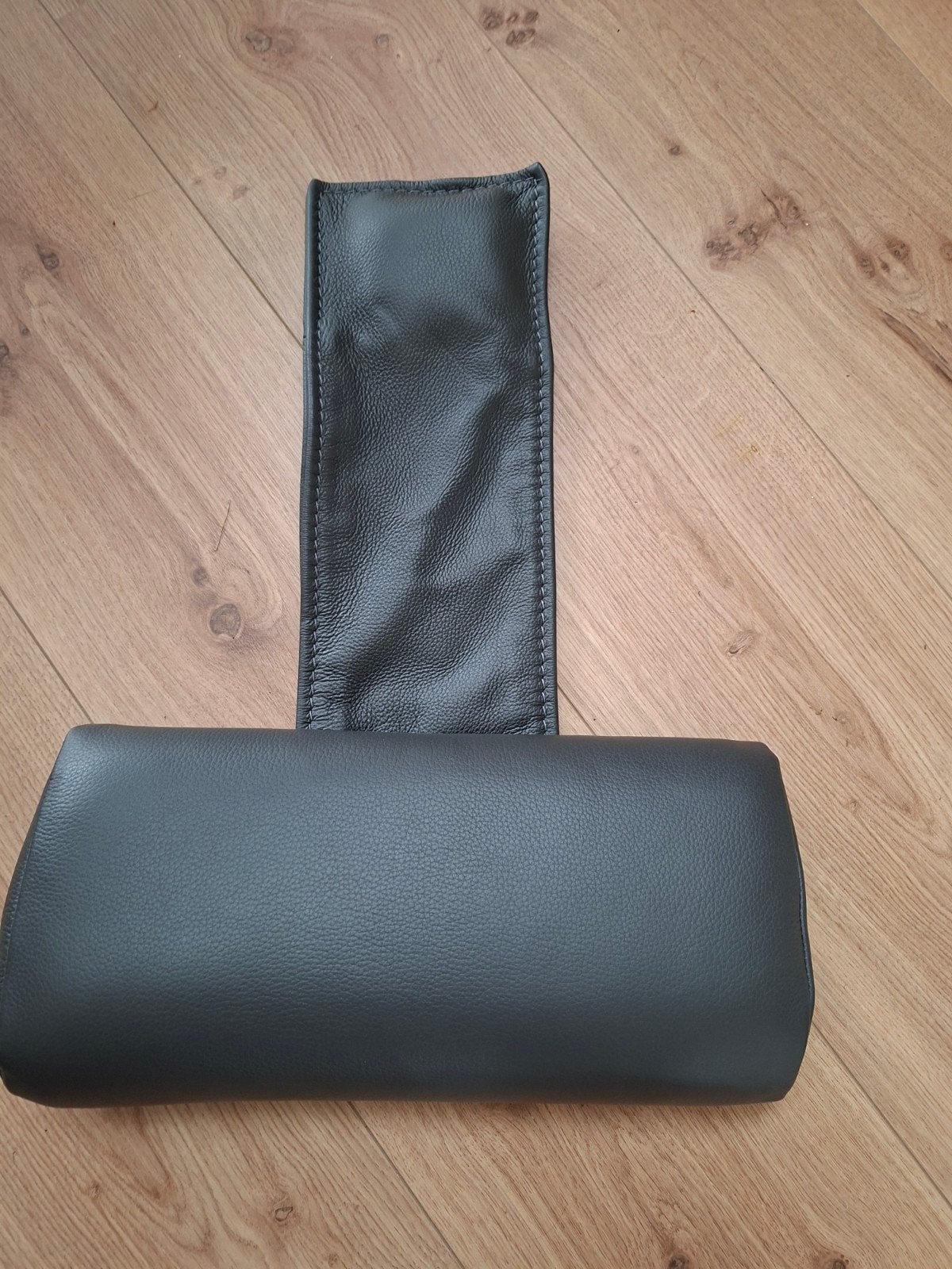 Hoofdkussen grijs leer voor sta-op stoel/fauteuil, Ophalen, Zo goed als nieuw, Grijs, Leer