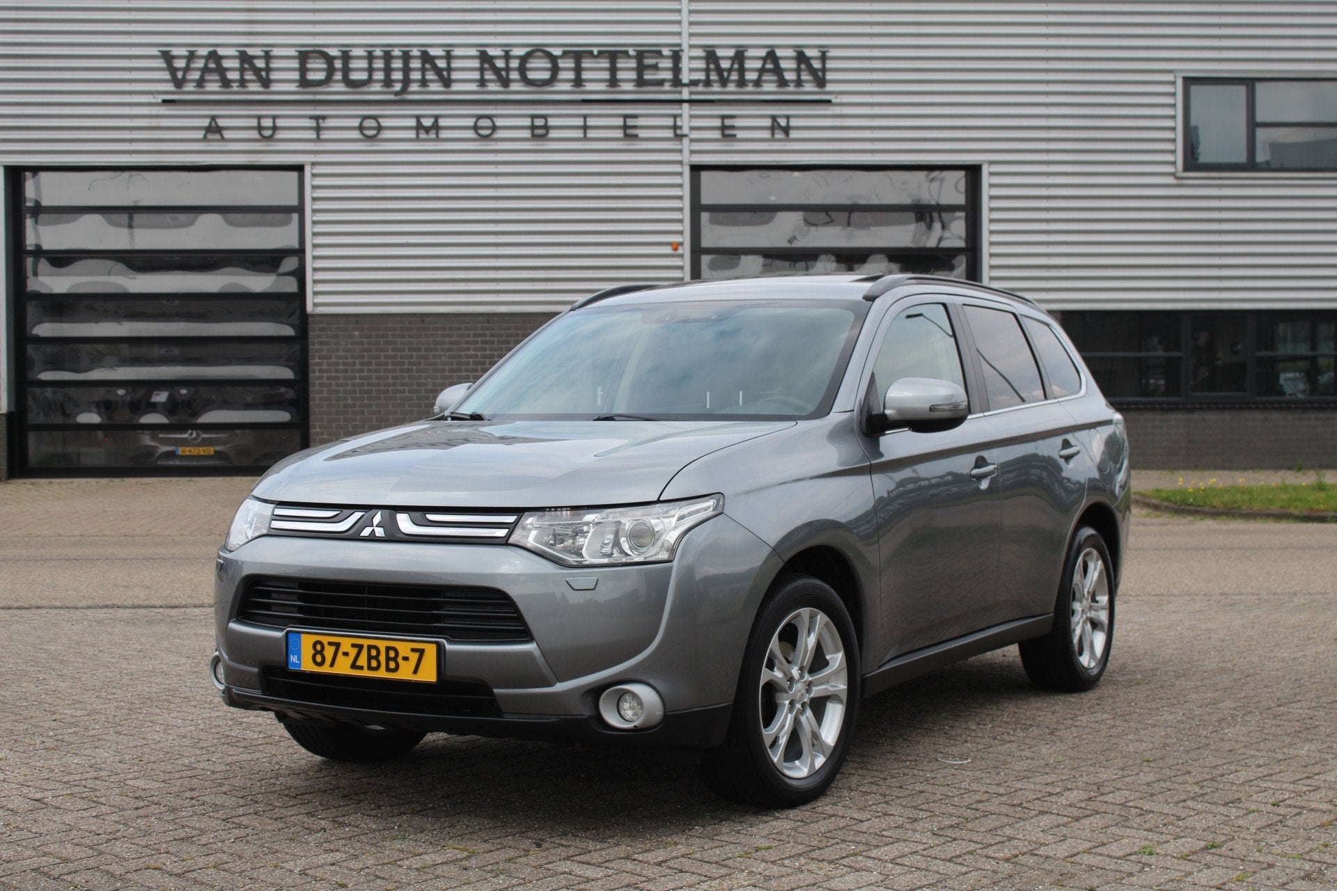 Mitsubishi Outlander 2.0 Instyle / Keyless / Leer / 7 Persoo, Auto's, 15 km/l, 4 cilinders, Automatische klimaatregeling, 7 stoelen