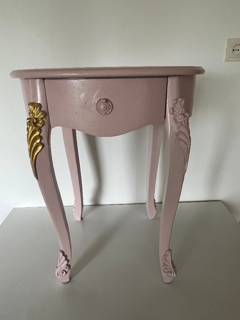roze bijzettafeltje 66 cm hoog, 52 x 43 cm blad, Huis en Inrichting, 45 tot 60 cm, Minder dan 55 cm, Rond, Ophalen of Verzenden