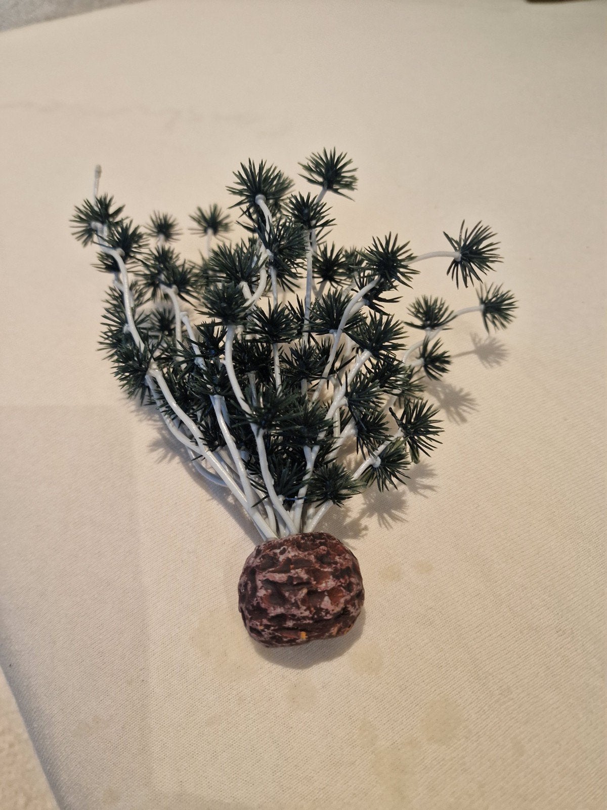 Biorb kunstplant met donkergroene bladeren en witte takken, Ophalen of Verzenden, Inclusief toebehoren, Zo goed als nieuw, Decoratie
