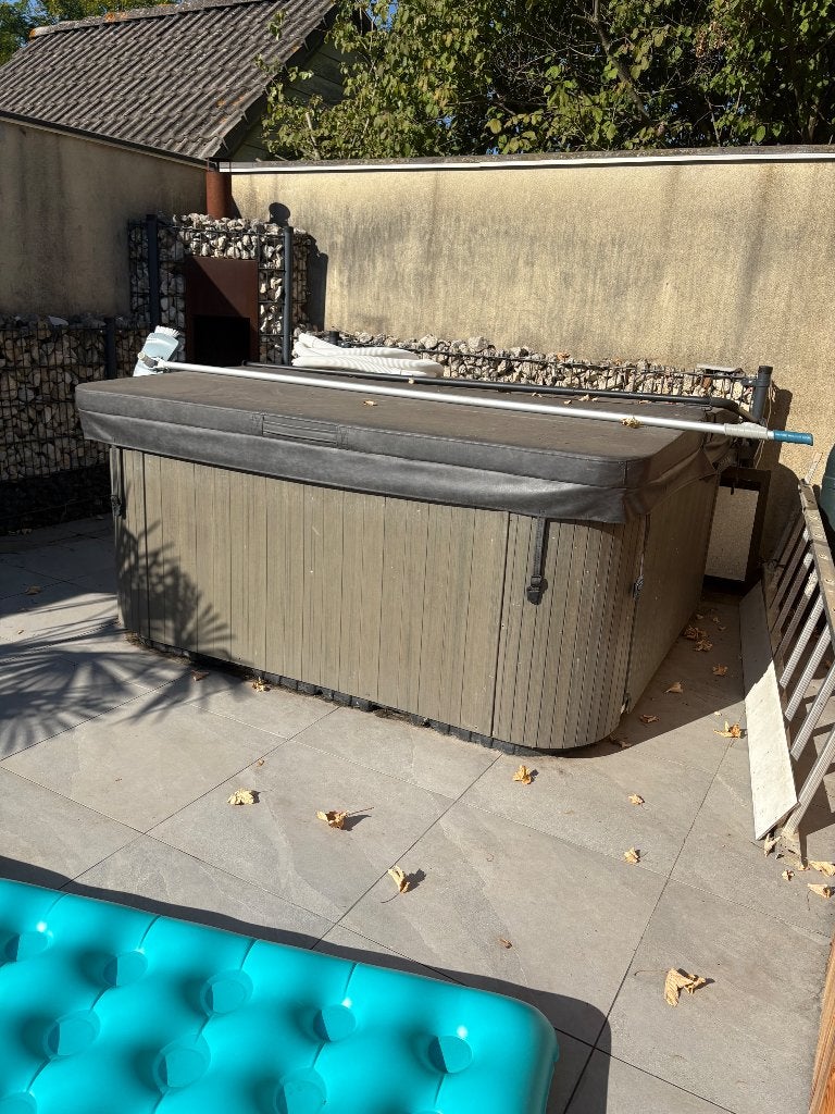 Spa cover met lift 215 x 215, Ophalen, Gebruikt, Vast