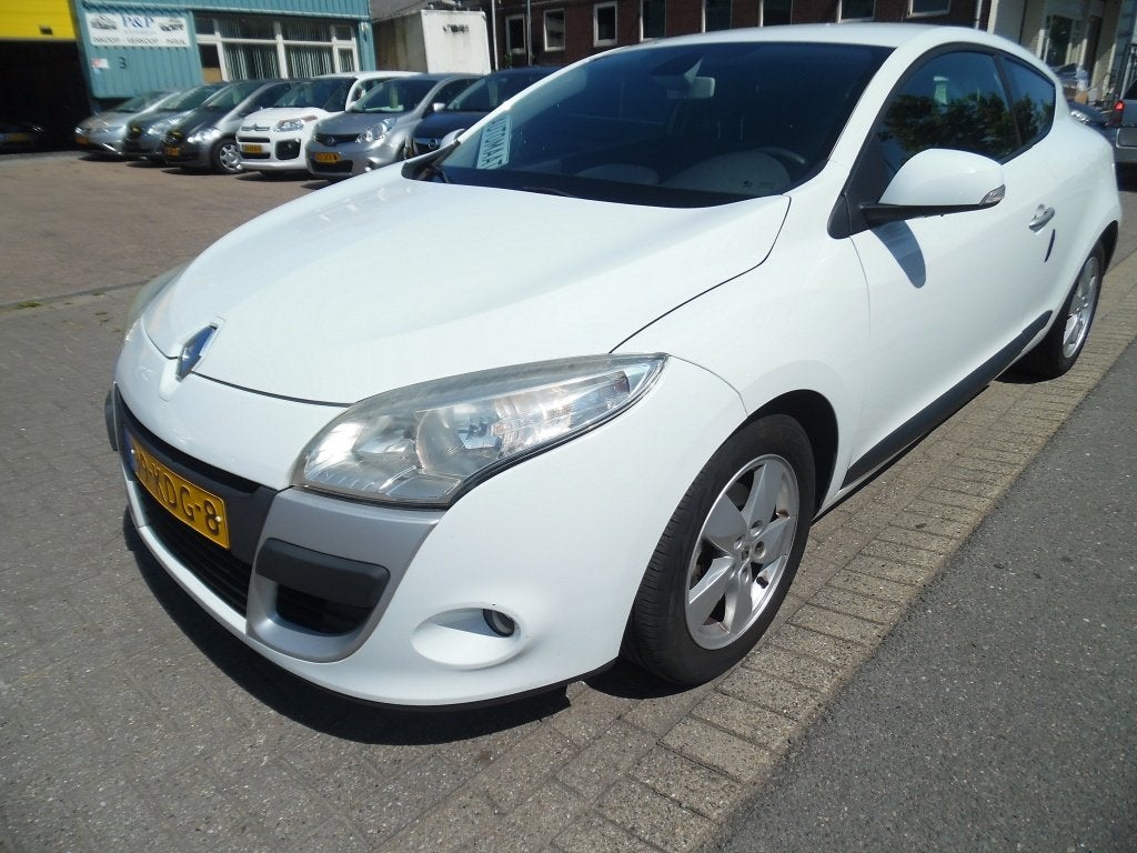 Renault Mégane Coupe automaat apk 8.2027 2.0 Dynamique airc, Auto's, Renault, Automaat, Gebruikt, 4 cilinders, Parkeersensor