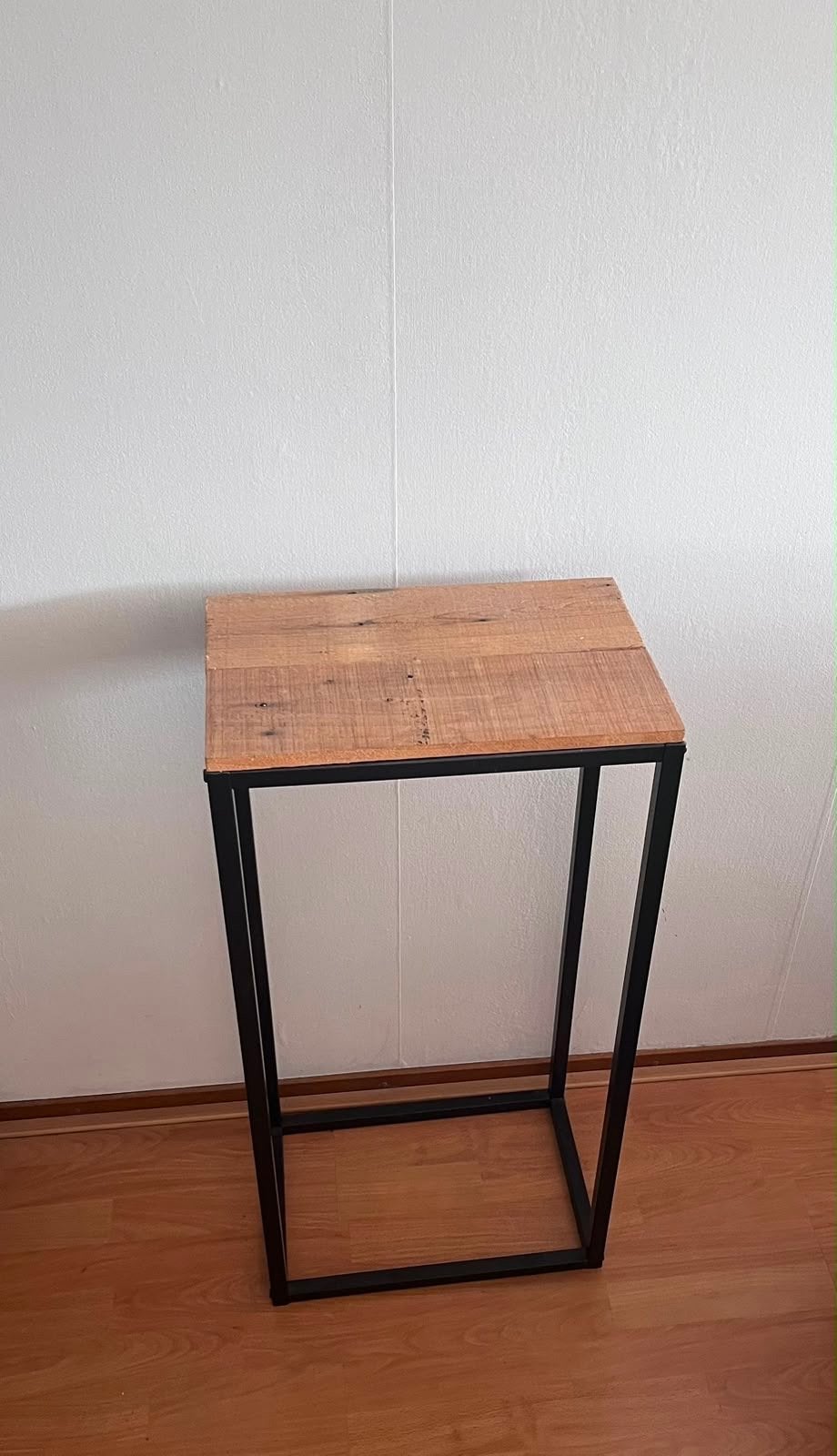 Houten bijzettafel met metalen frame 80x40x27, Huis en Inrichting, Ophalen, Minder dan 55 cm, Zo goed als nieuw, 60 cm of meer
