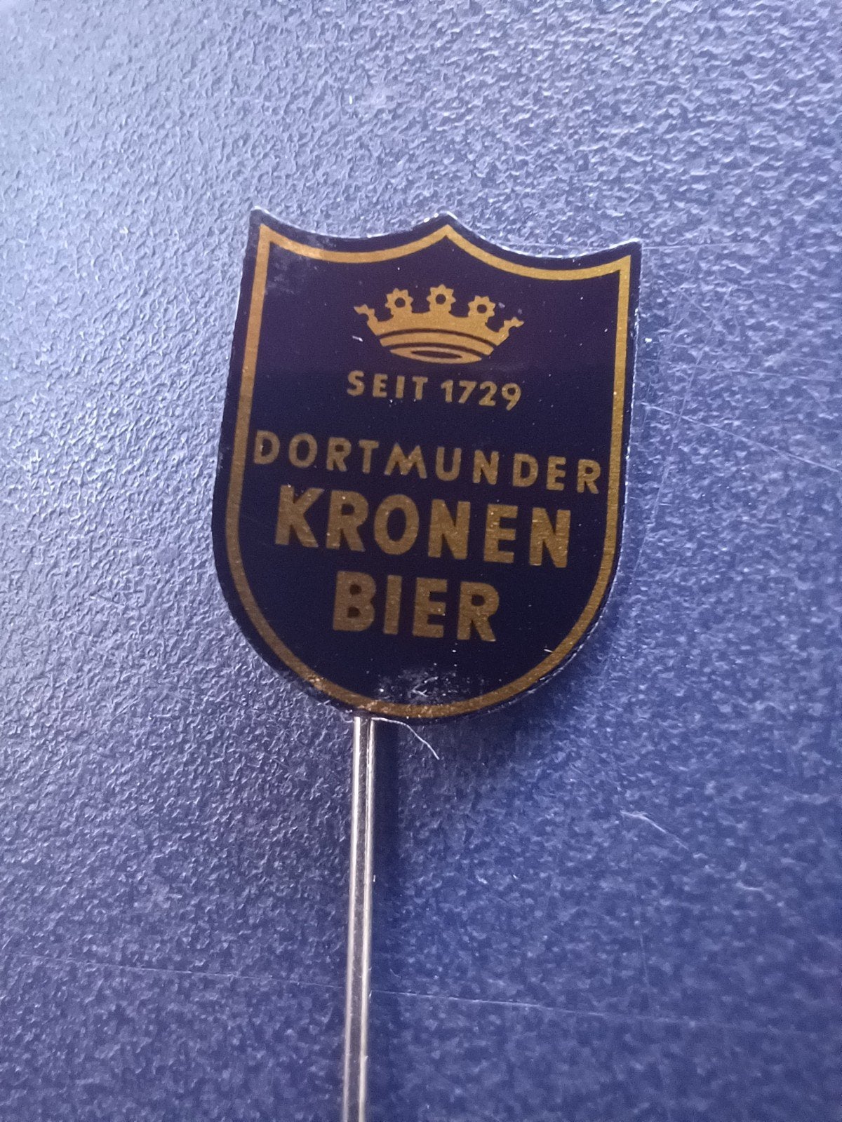 Speldje Dortmunder KRONEN Bier, Ophalen of Verzenden, Gebruikt, Overige onderwerpen, Speldje of Pin