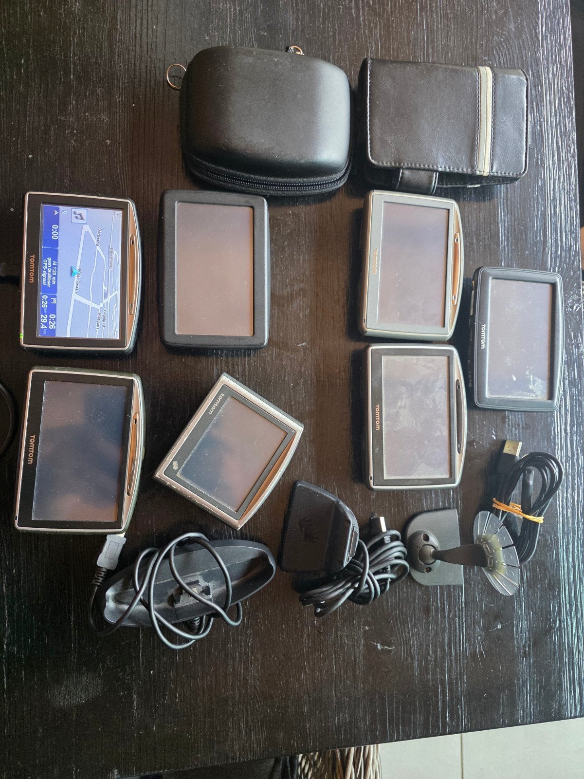 tomtom 7 stuks 3x werkend 4x defect, Auto diversen, Autonavigatie, Ophalen of Verzenden, Gebruikt