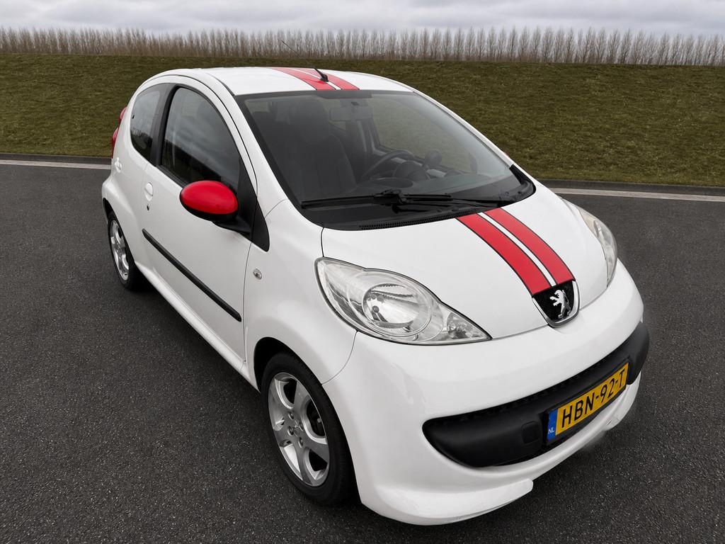 Peugeot 107 1.0-12V XR / RALLY SPORT UITVOERING / SUPERKOOPJ, Voorwielaandrijving, Stof, Zwart, 4 stoelen