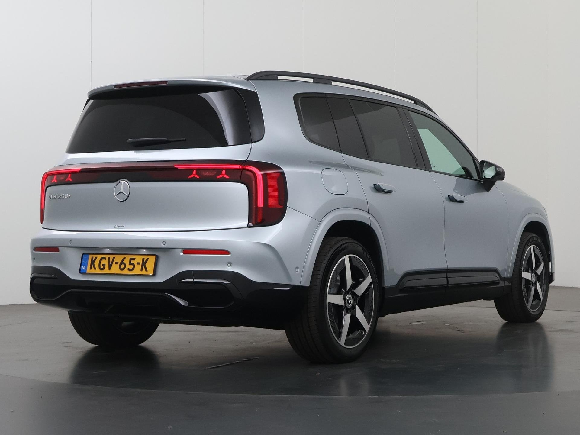 Mercedes-Benz GLB 250+ Business Solution AMG 85.5 kWh | Pano, Auto's, 2095 kg, Achterwielaandrijving, Zwart, 607 km