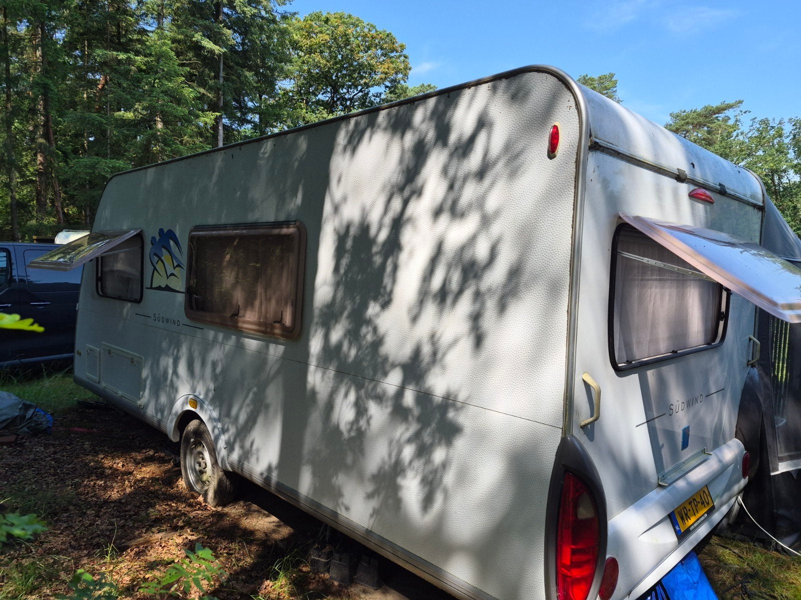 Knaus Sudwind Caravan (2005) - Ruim en Compleet, Caravans en Kamperen, Rondzit, 7 tot 8 meter, Openslaande ramen, Particulier