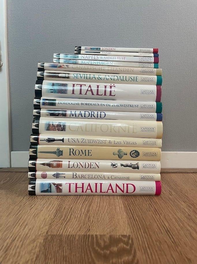 15 reisgidsen: CAPITOOL., Boeken, Reisgidsen, Gelezen, Capitool, Europa, Ophalen of Verzenden