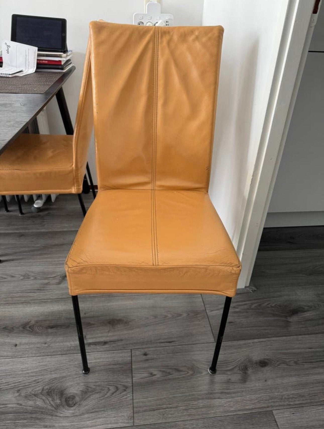 GRATIS 4 okergele stoelen, Huis en Inrichting, Ophalen, Gebruikt, Overige kleuren, Leer