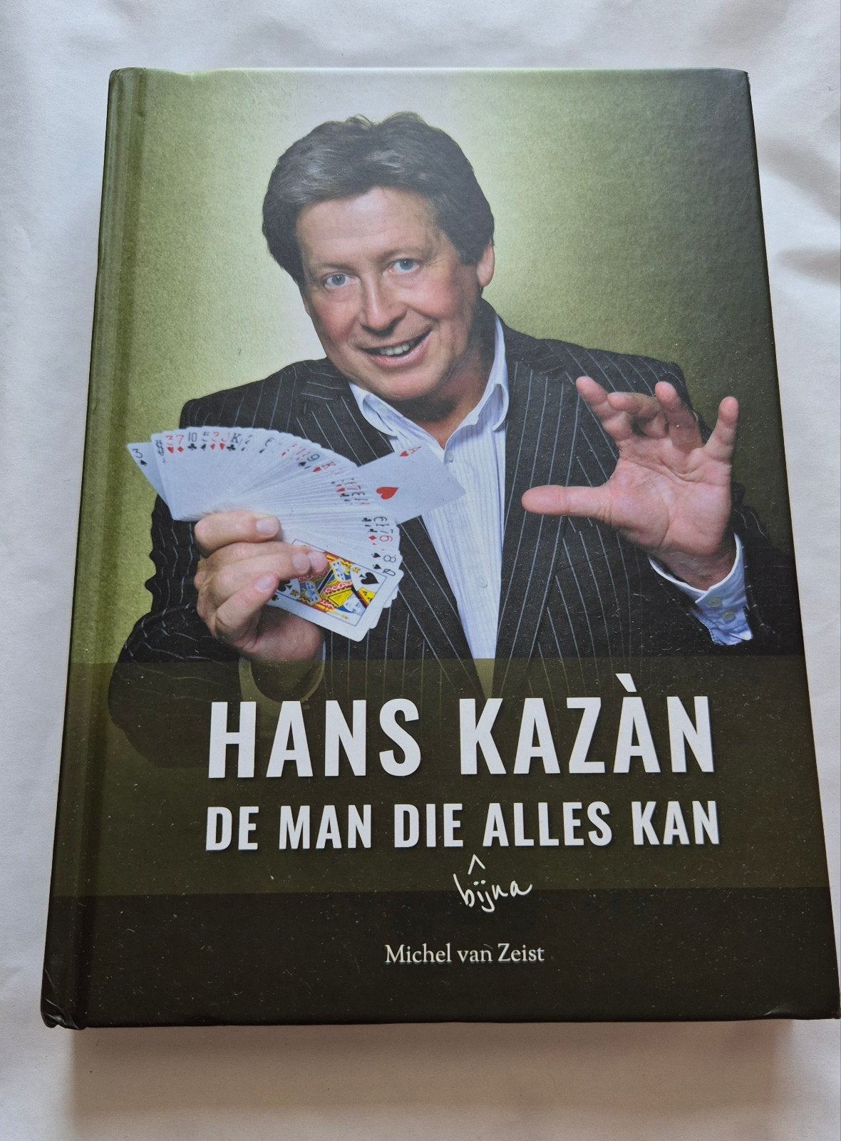 Dit is het boek 'Hans Kazàn: De man die (bijna) alles kan', Boeken, Ophalen of Verzenden, Nieuw, Michel van Zeist, Film, Tv en Media