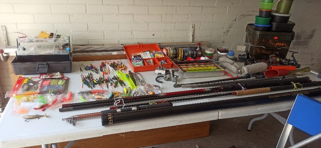 complete visuitrusting  ( >300 stuks) voor witvis en karper, Ophalen, Zo goed als nieuw, Complete set