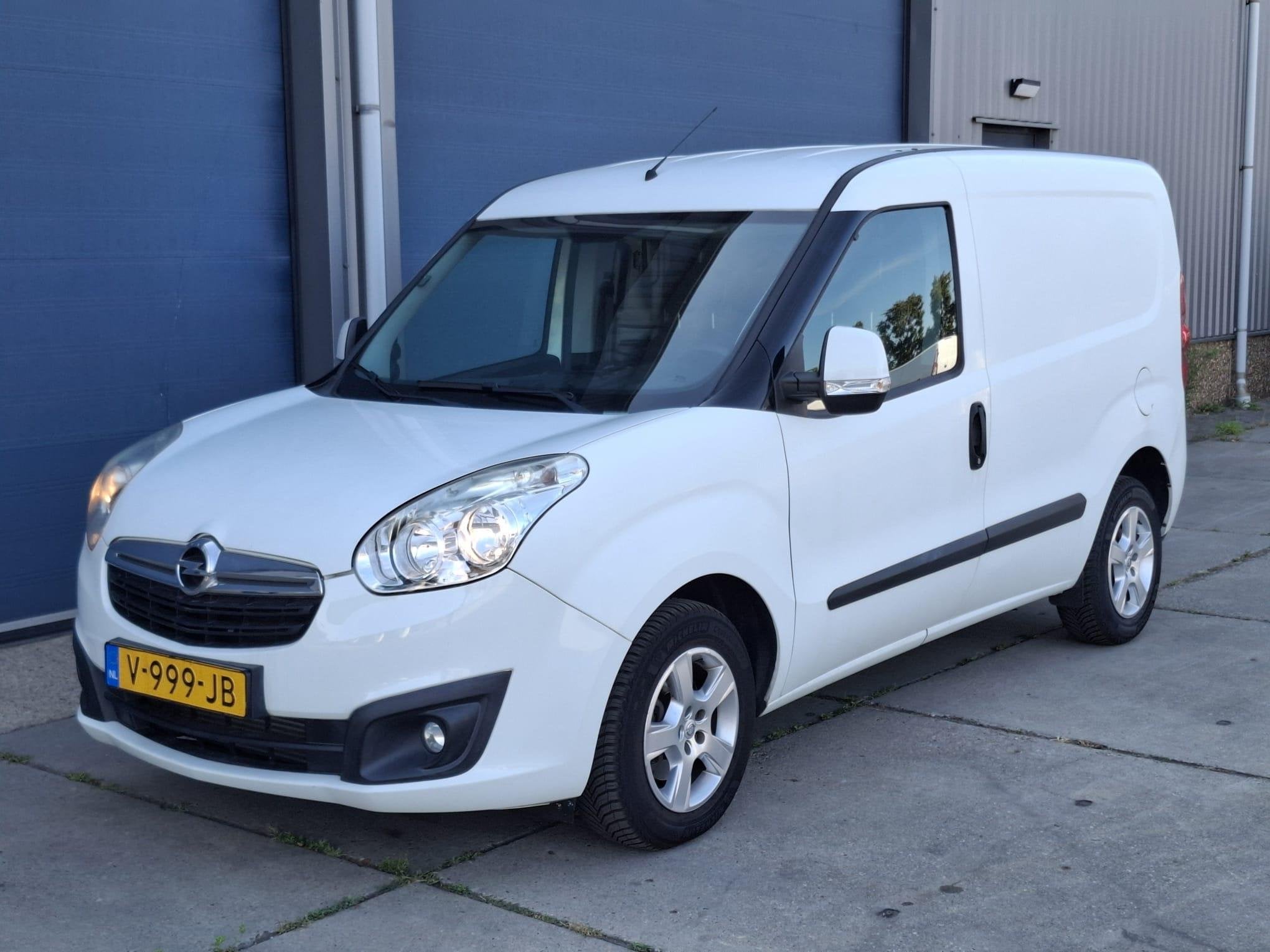 Opel Combo 1.6 CDTi L1H1 Sport CAMERA / EURO 6 / CARPLAY / A, Auto's, Voorwielaandrijving, Stof, Gebruikt, 4 cilinders