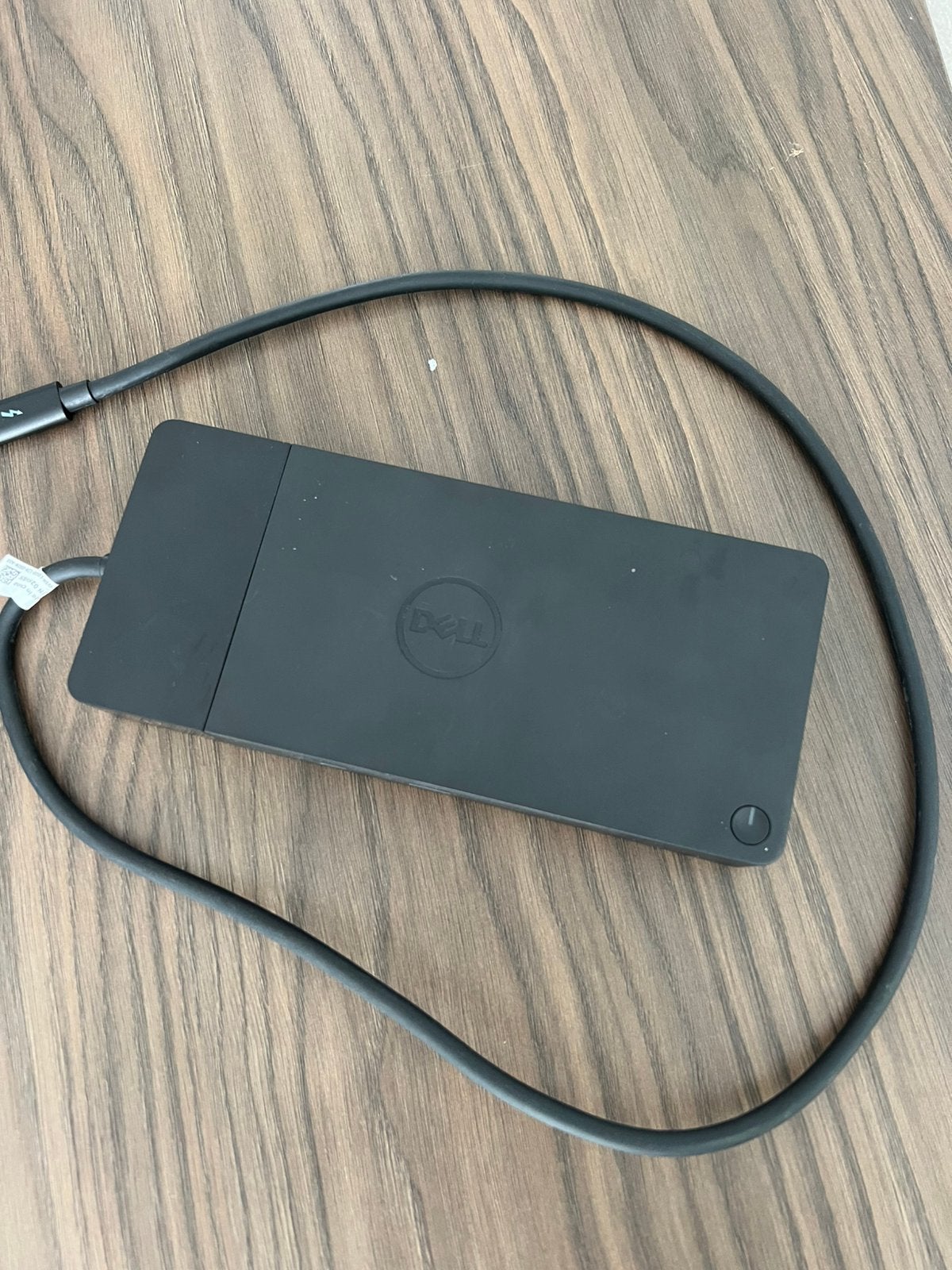 Dell D6000 Universal Docking Station - Zonder voeding, Computers en Software, Dockingstations, Ophalen of Verzenden, Zo goed als nieuw